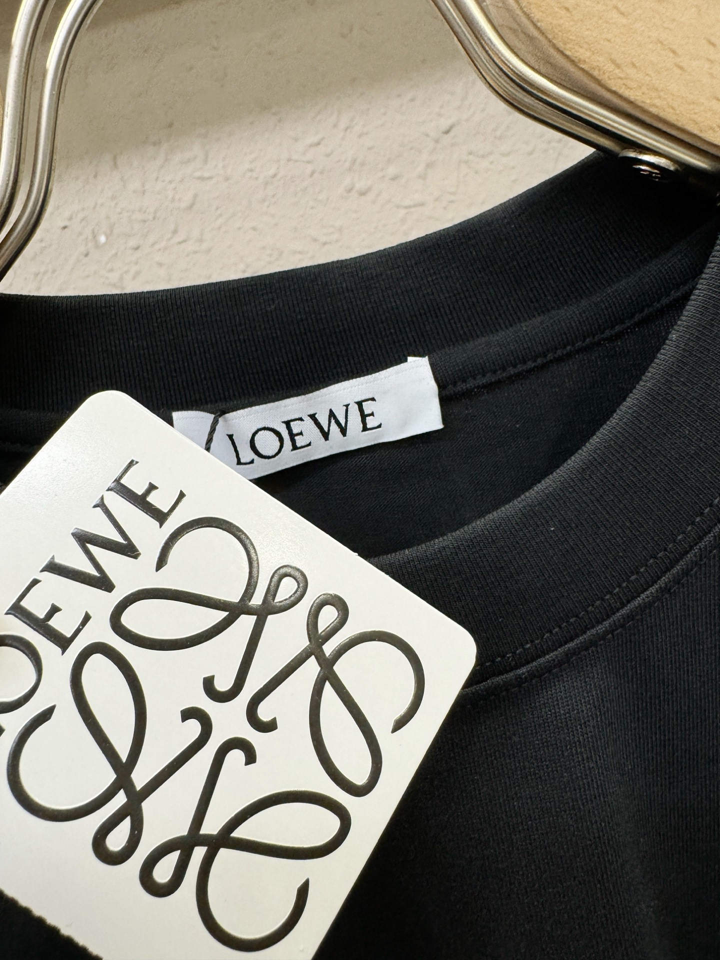 LOEWE罗意威 2026新款短袖T恤！走秀图案时尚休闲短袖T恤衫！设计logo设计！极具设计精选客供面