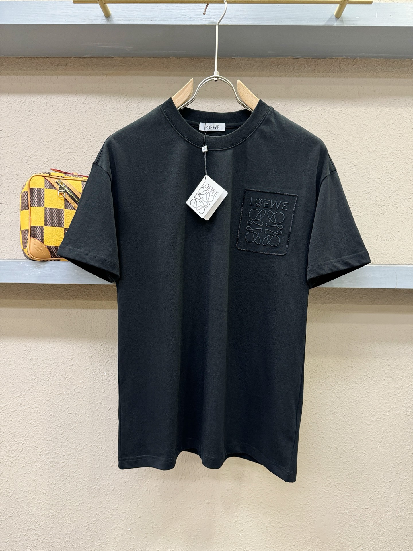 LOEWE罗意威 2026新款短袖T恤！走秀图案时尚休闲短袖T恤衫！设计logo设计！极具设计精选客供面
