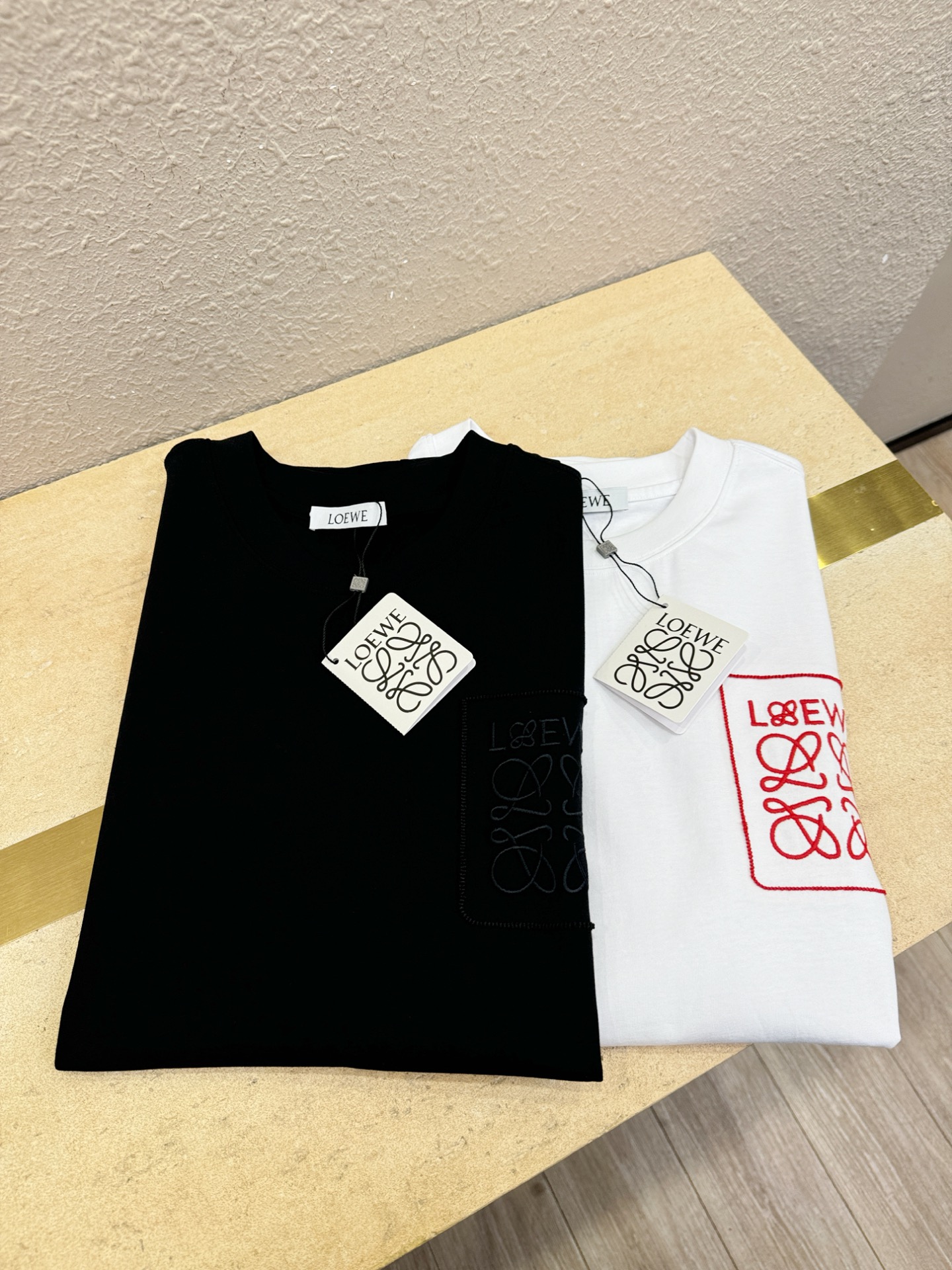 LOEWE罗意威 2026新款短袖T恤！走秀图案时尚休闲短袖T恤衫！设计logo设计！极具设计精选客供面