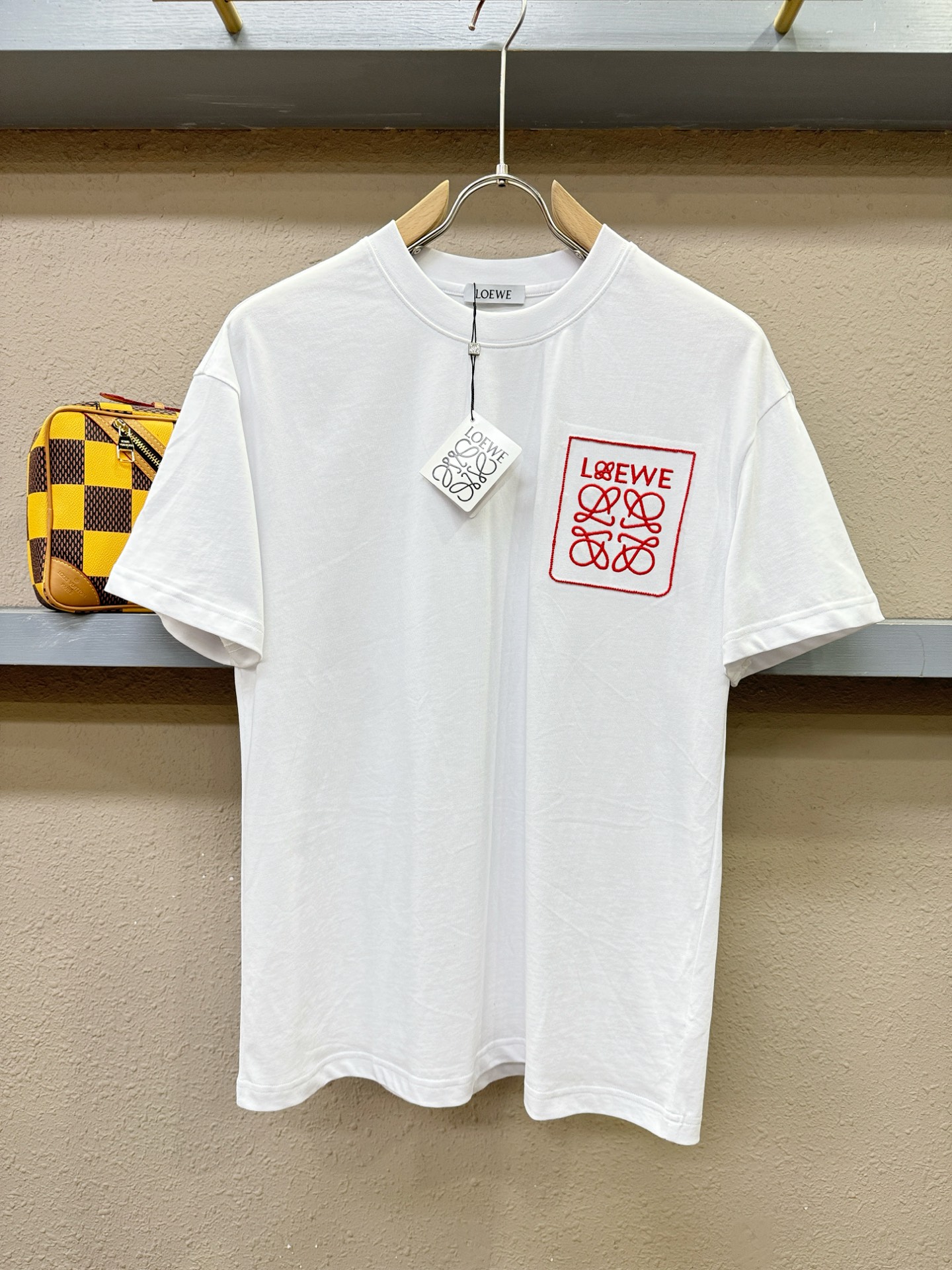 LOEWE罗意威 2026新款短袖T恤！走秀图案时尚休闲短袖T恤衫！设计logo设计！极具设计精选客供面