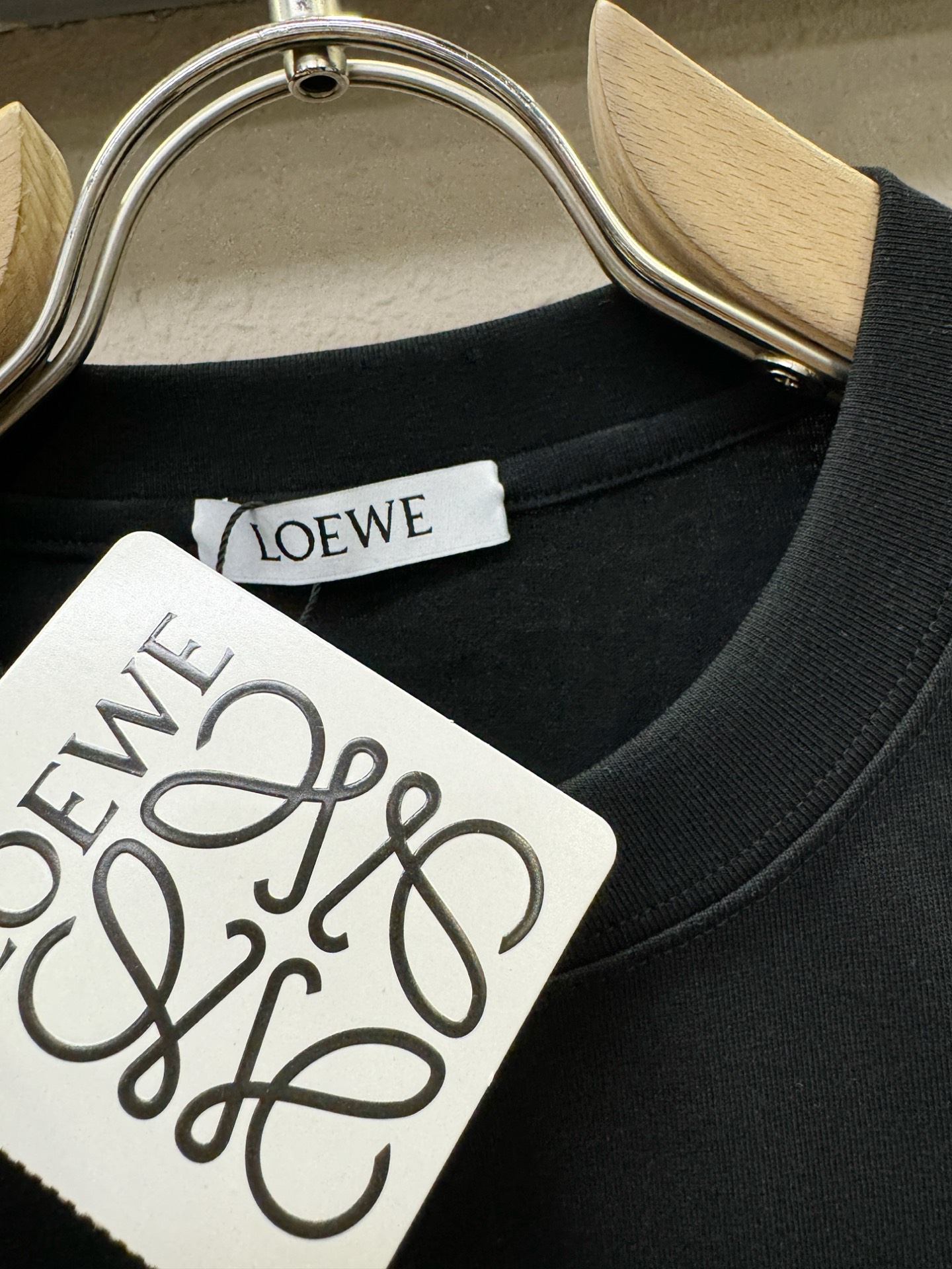 LOEWE罗意威 2026新款短袖T恤！走秀图案时尚休闲短袖T恤衫！设计logo设计！极具设计精选客供面