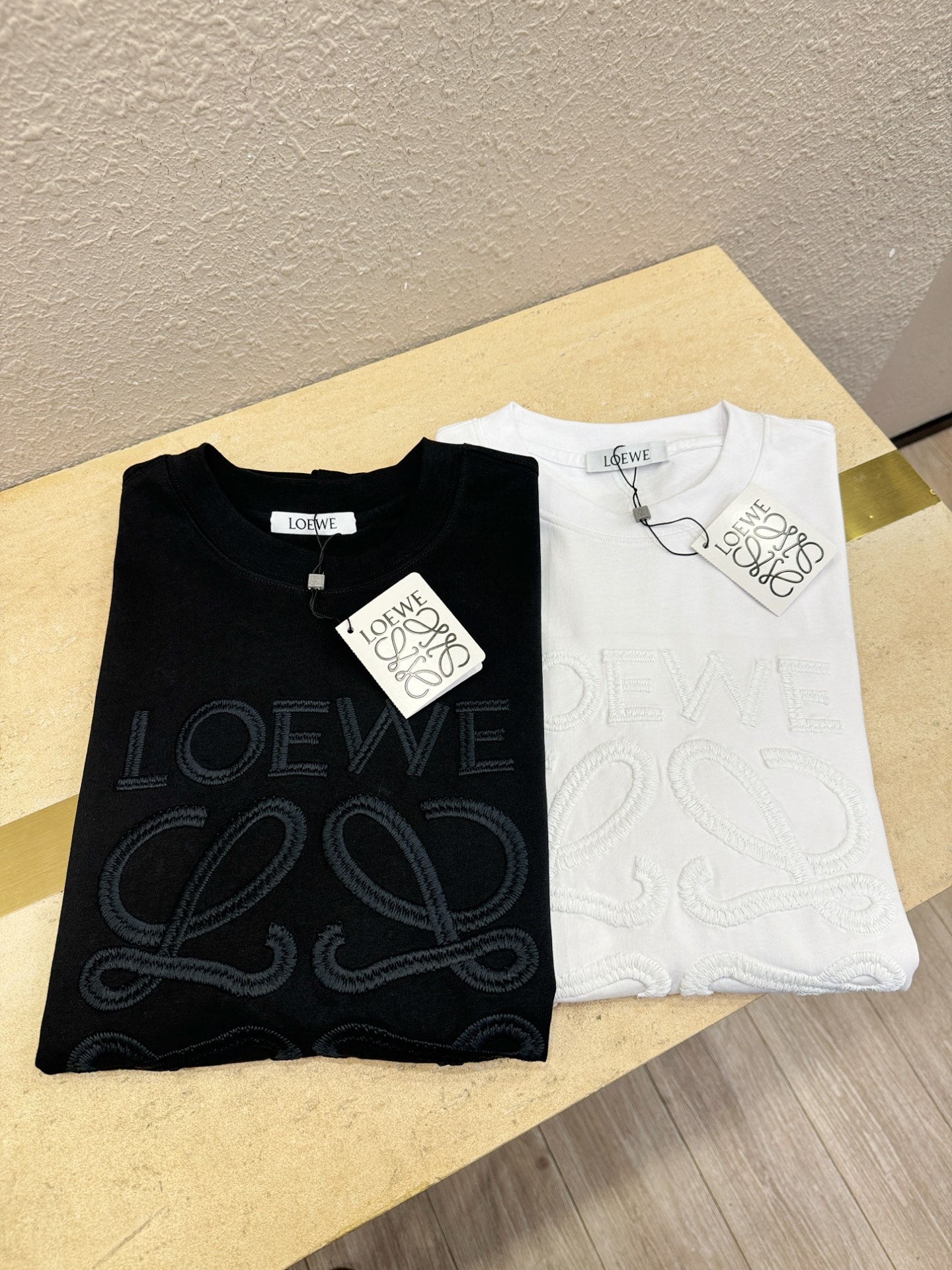 LOEWE罗意威 2026新款短袖T恤！走秀图案时尚休闲短袖T恤衫！设计logo设计！极具设计精选客供面