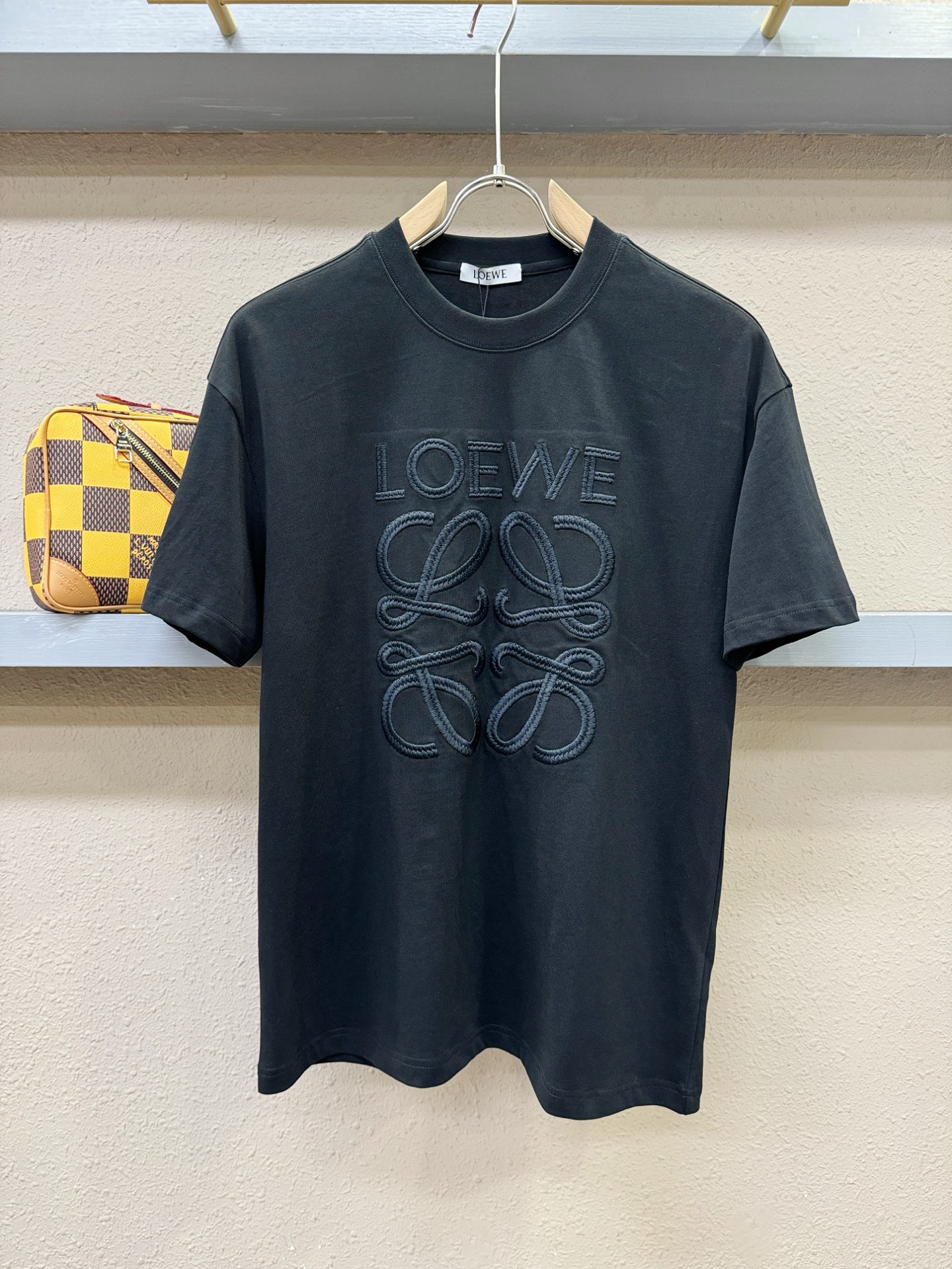 LOEWE罗意威 2026新款短袖T恤！走秀图案时尚休闲短袖T恤衫！设计logo设计！极具设计精选客供面