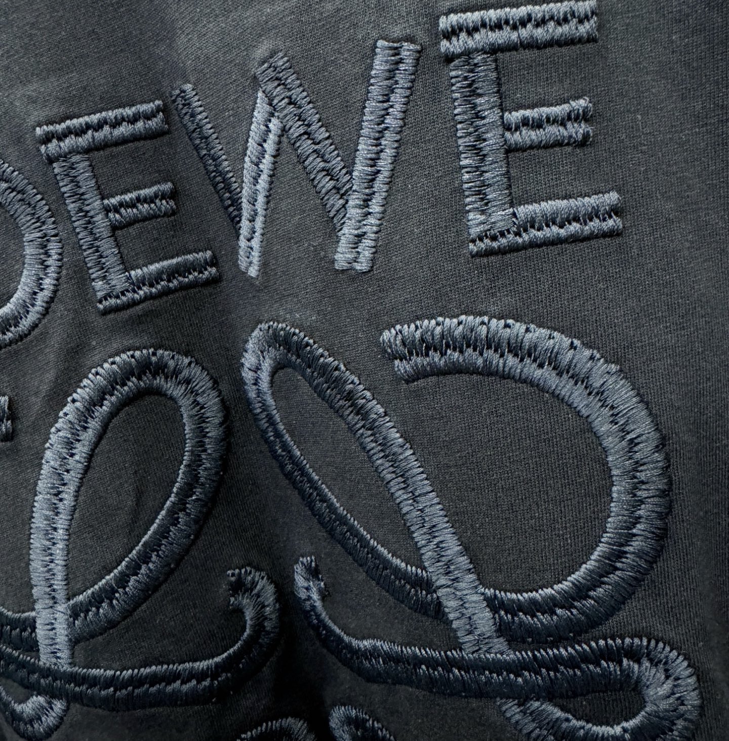 LOEWE罗意威 2026新款短袖T恤！走秀图案时尚休闲短袖T恤衫！设计logo设计！极具设计精选客供面