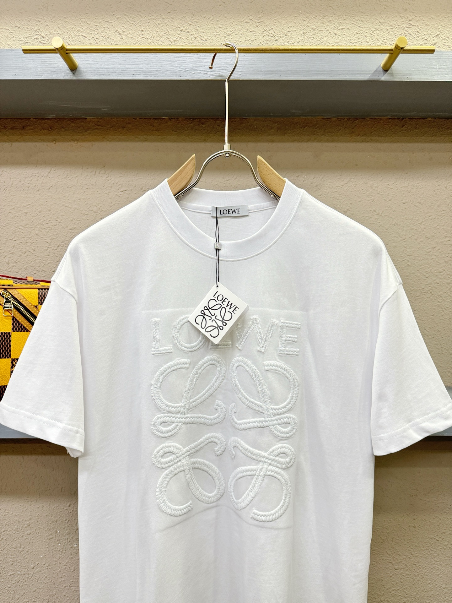 LOEWE罗意威 2026新款短袖T恤！走秀图案时尚休闲短袖T恤衫！设计logo设计！极具设计精选客供面