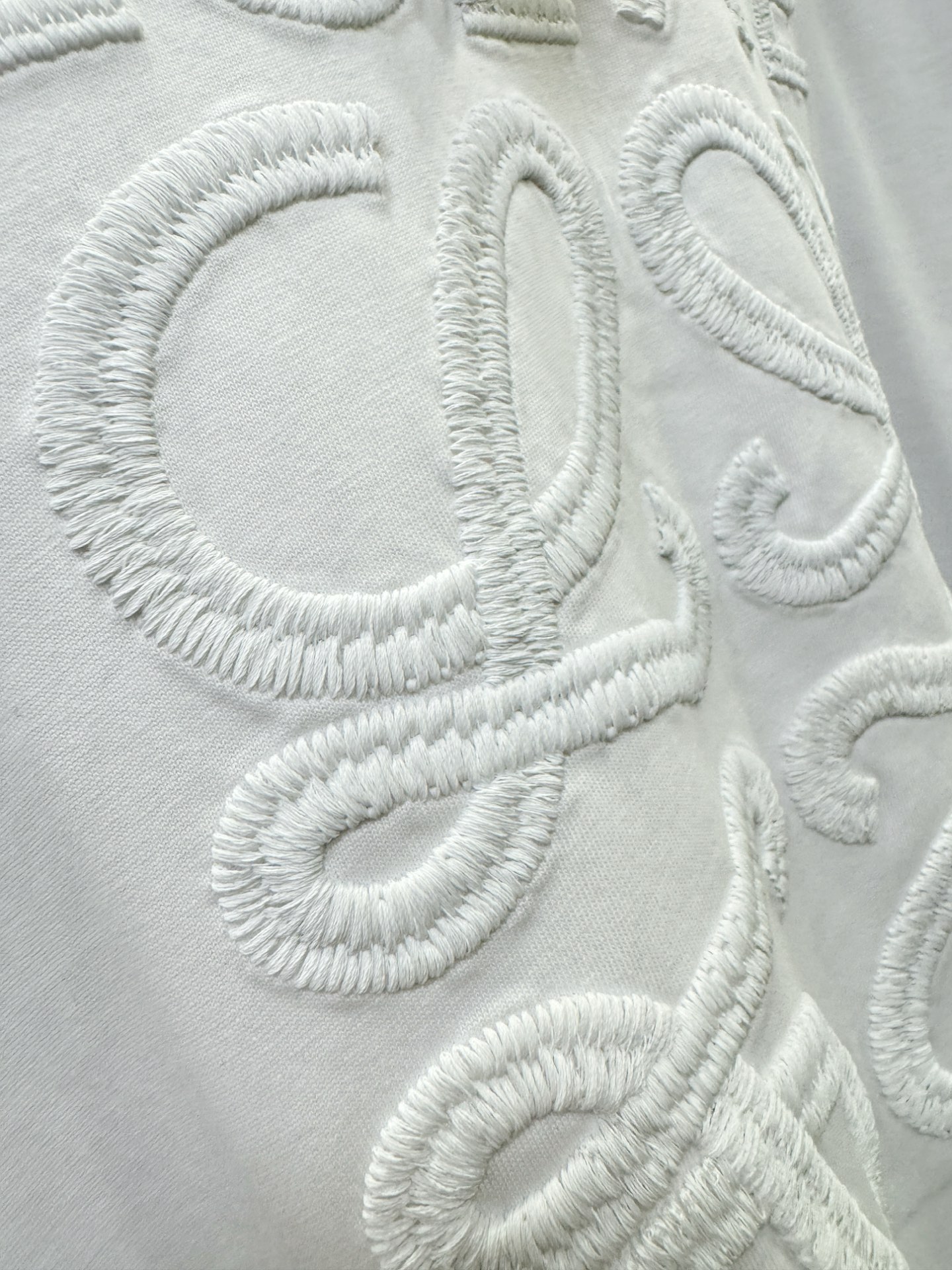 LOEWE罗意威 2026新款短袖T恤！走秀图案时尚休闲短袖T恤衫！设计logo设计！极具设计精选客供面