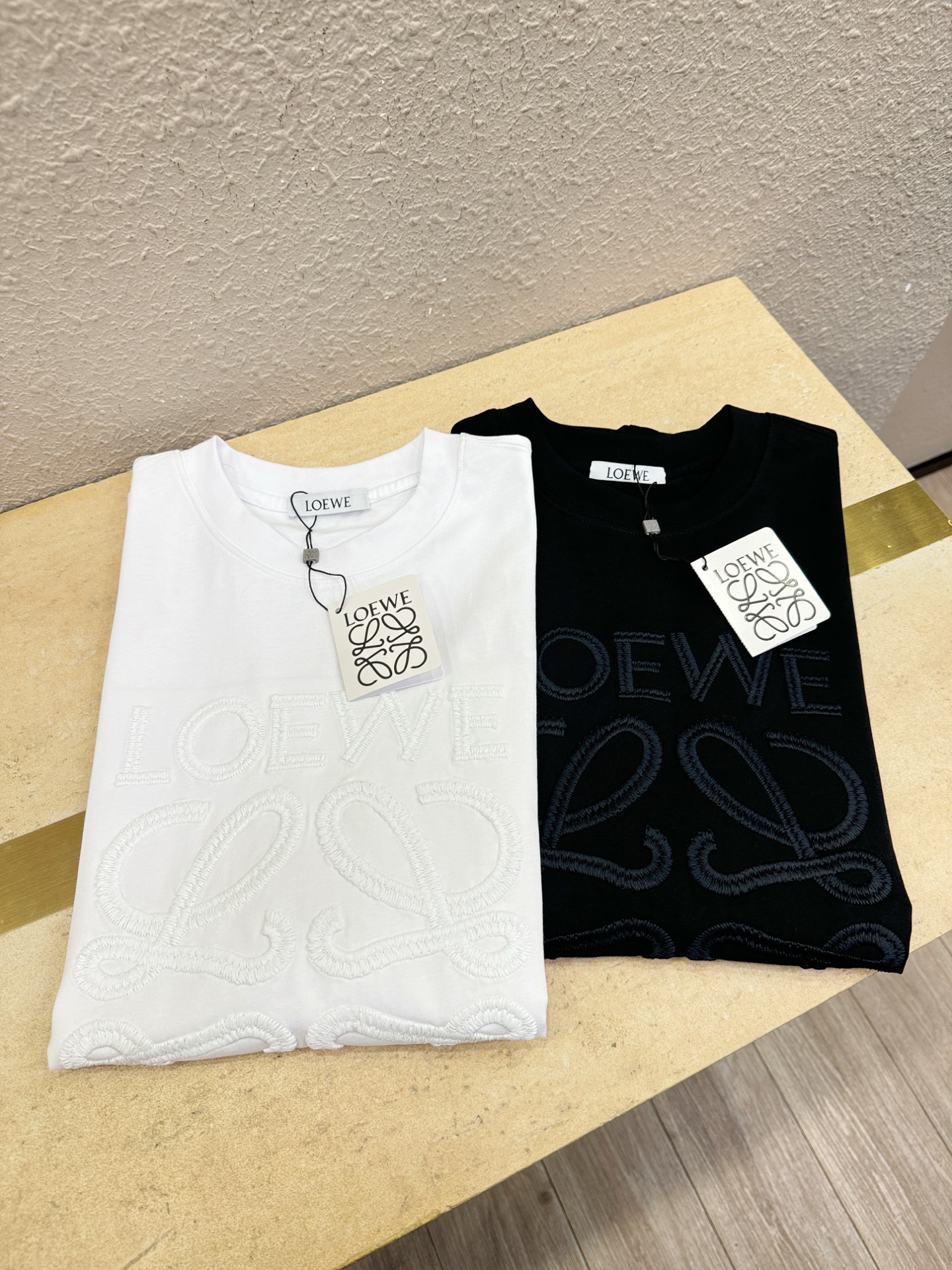 LOEWE罗意威 2026新款短袖T恤！走秀图案时尚休闲短袖T恤衫！设计logo设计！极具设计精选客供面