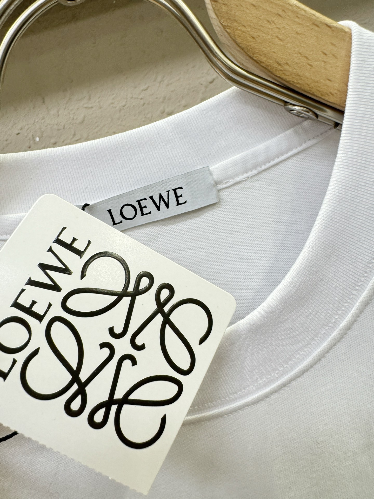 LOEWE罗意威 2026新款短袖T恤！走秀图案时尚休闲短袖T恤衫！设计logo设计！极具设计精选客供面