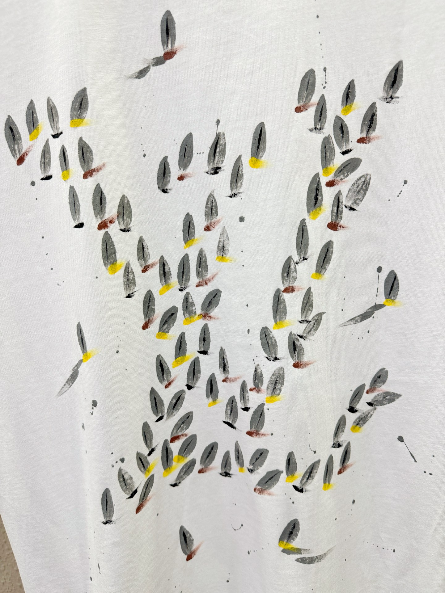 LV路易威登 2026新款短袖T恤！走秀图案时尚休闲短袖T恤衫！设计logo设计！极具设计精选客供面料，