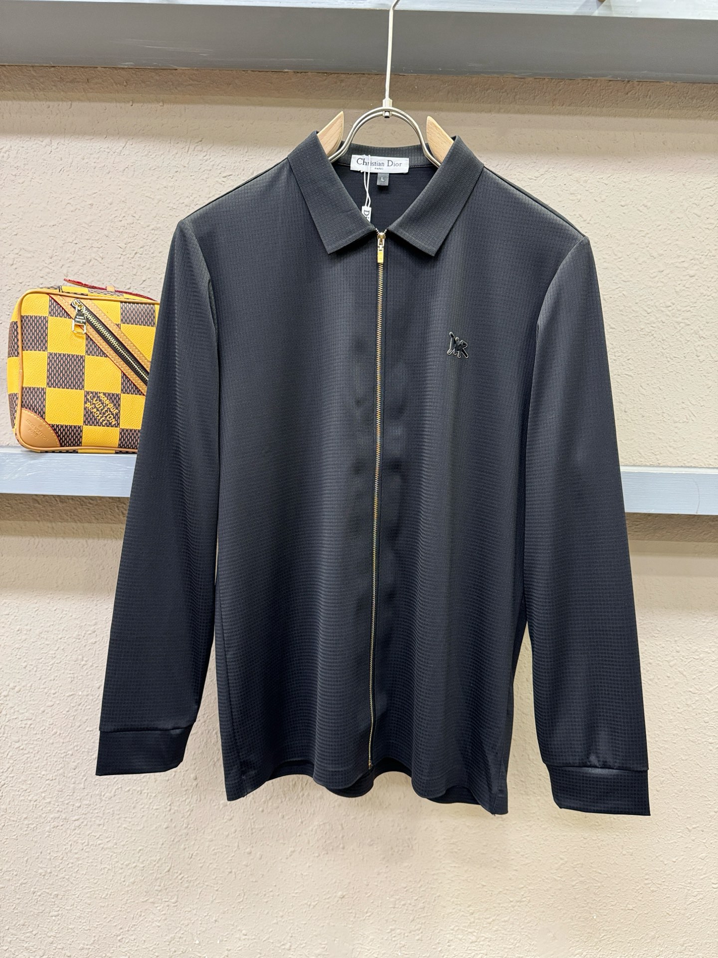 Dior迪奥 2025新款衬衫，贸易公司渠道稀出，领先官网发售！经典休闲衬衫搭配独特的设计，简洁干净、经