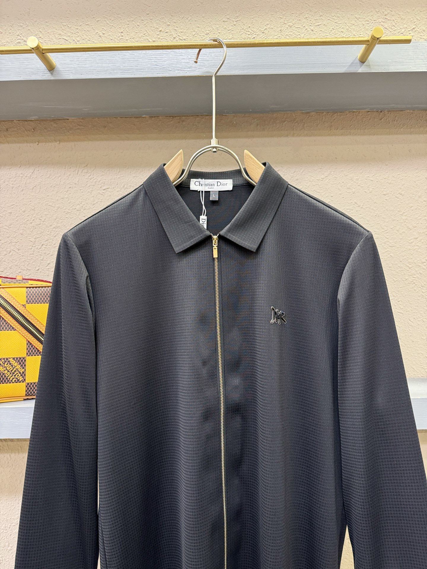 Dior迪奥 2025新款衬衫，贸易公司渠道稀出，领先官网发售！经典休闲衬衫搭配独特的设计，简洁干净、经