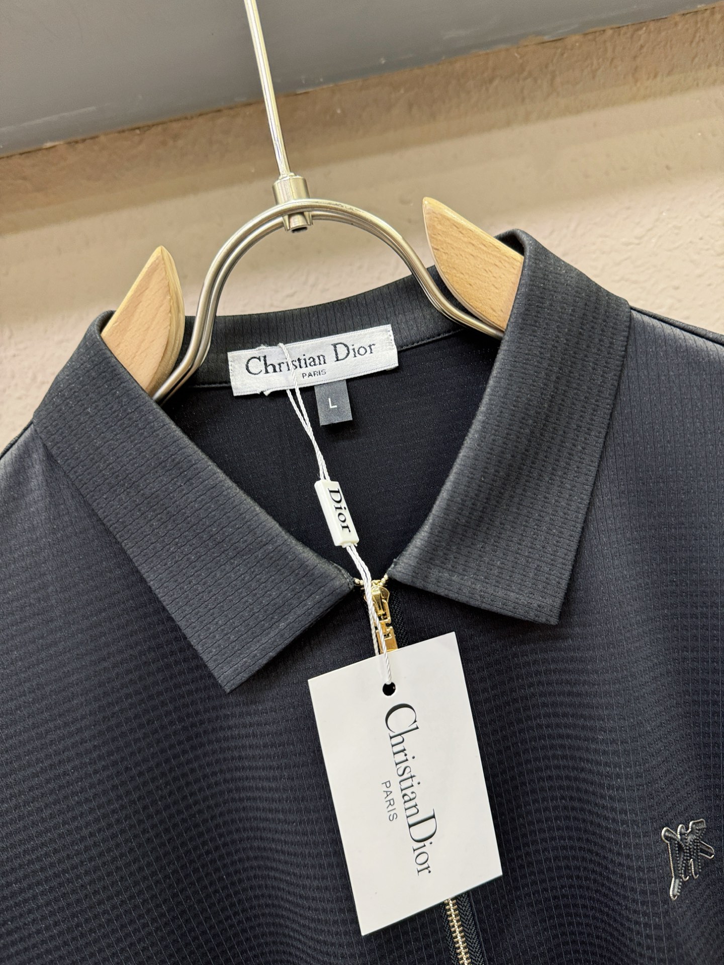 Dior迪奥 2025新款衬衫，贸易公司渠道稀出，领先官网发售！经典休闲衬衫搭配独特的设计，简洁干净、经