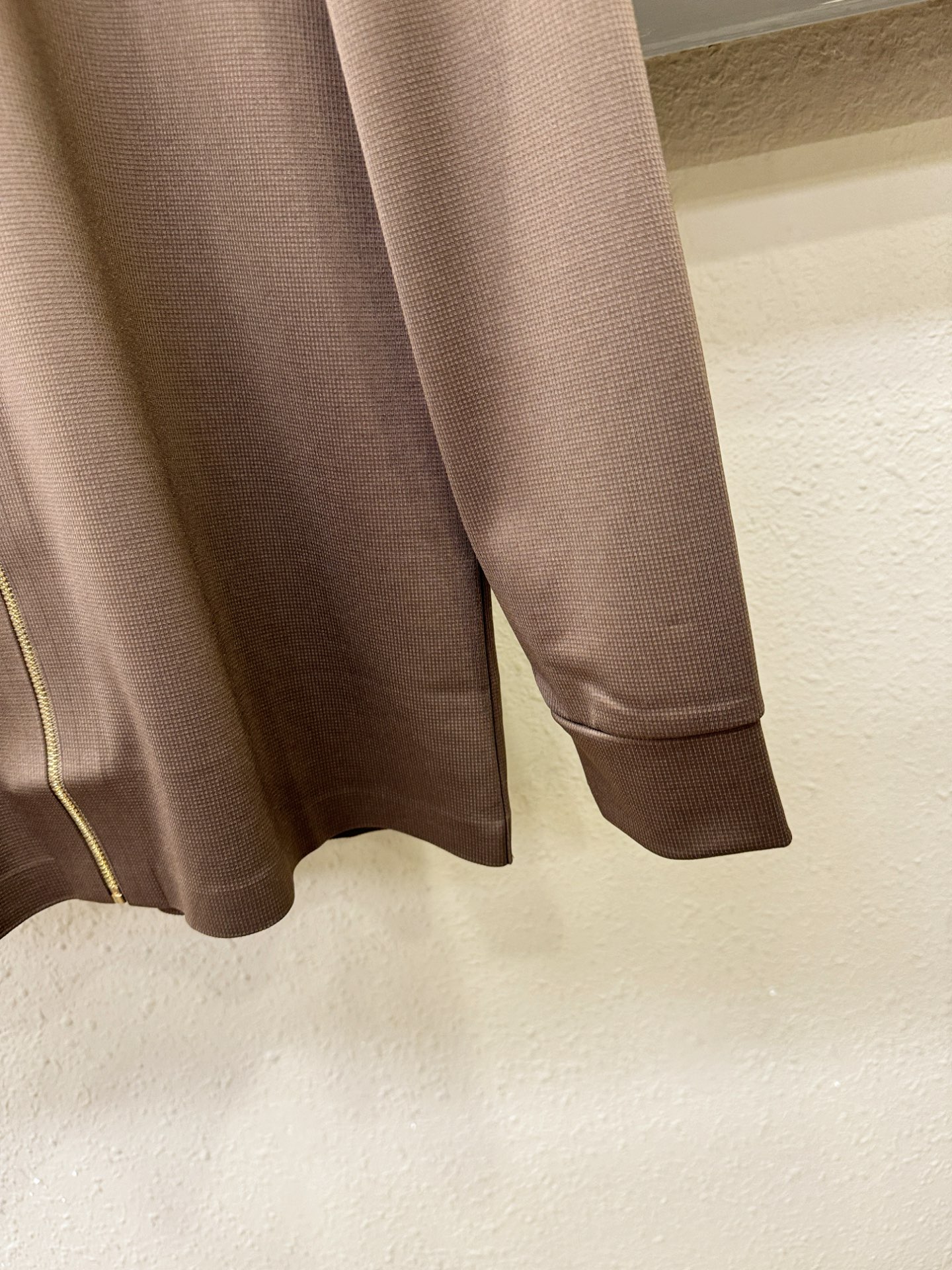 Dior迪奥 2025新款衬衫，贸易公司渠道稀出，领先官网发售！经典休闲衬衫搭配独特的设计，简洁干净、经