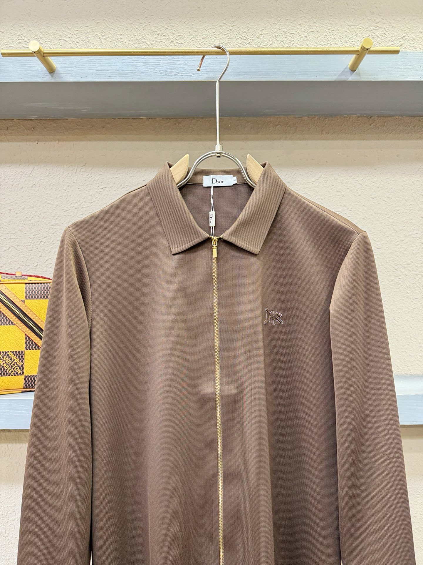 Dior迪奥 2025新款衬衫，贸易公司渠道稀出，领先官网发售！经典休闲衬衫搭配独特的设计，简洁干净、经