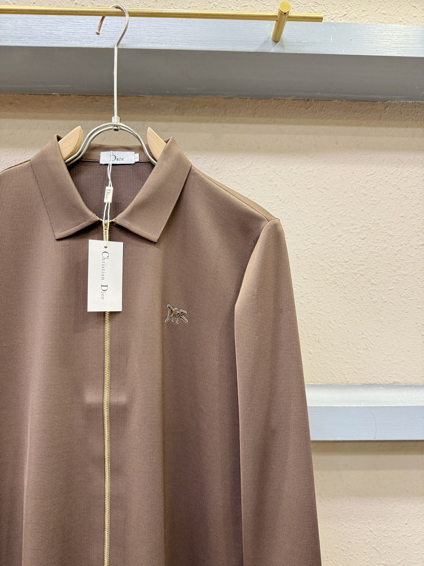 Dior迪奥 2025新款衬衫，贸易公司渠道稀出，领先官网发售！经典休闲衬衫搭配独特的设计，简洁干净、经