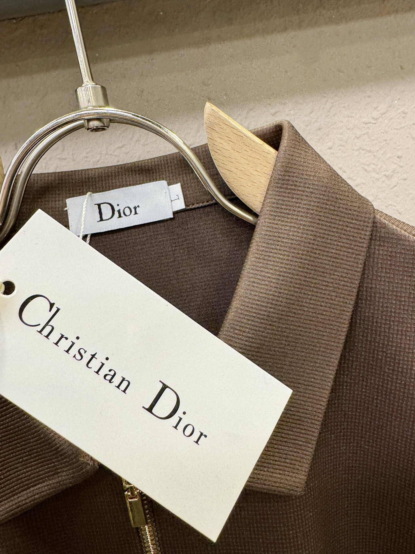 Dior迪奥 2025新款衬衫，贸易公司渠道稀出，领先官网发售！经典休闲衬衫搭配独特的设计，简洁干净、经