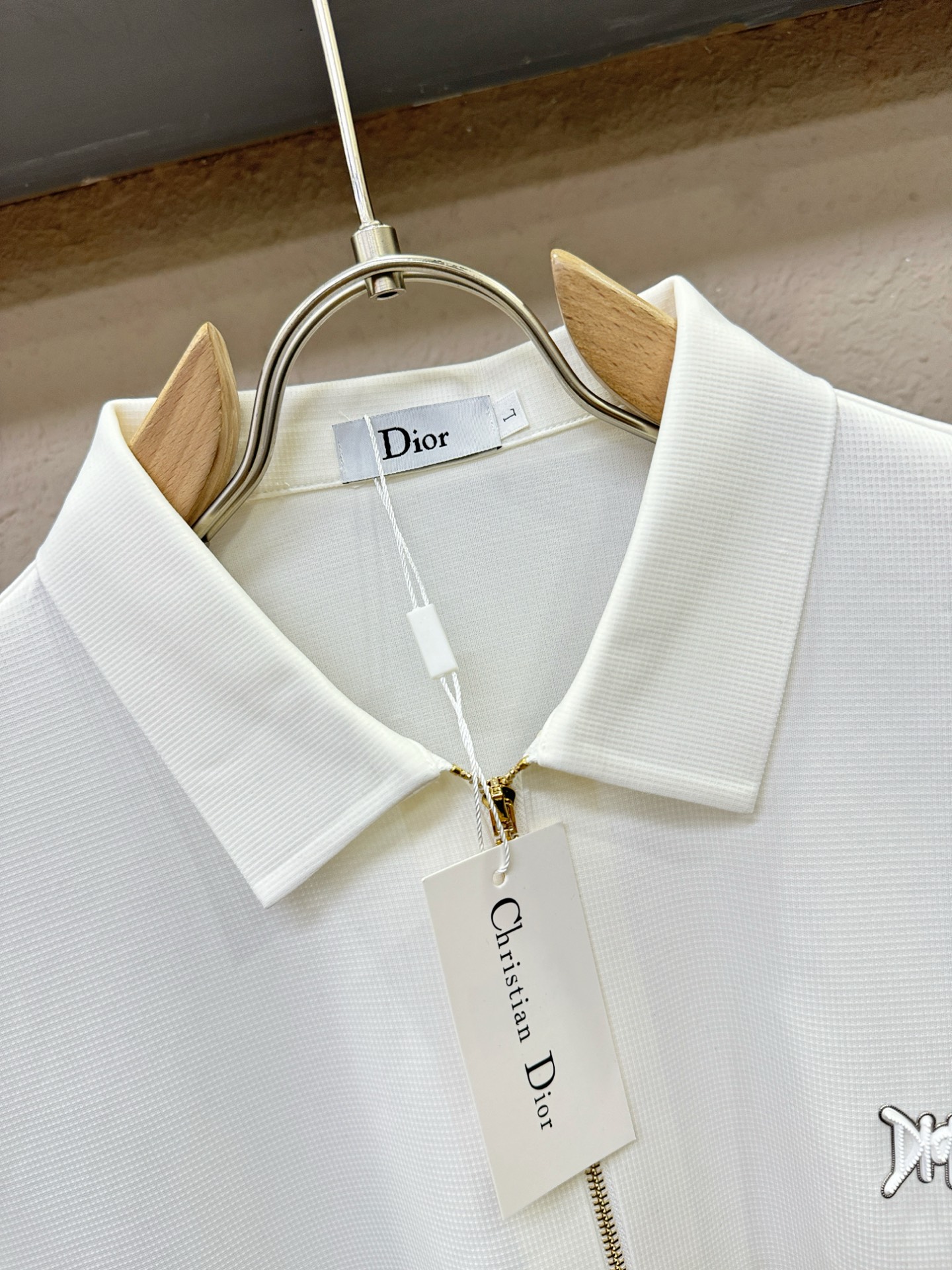 Dior迪奥 2025新款衬衫，贸易公司渠道稀出，领先官网发售！经典休闲衬衫搭配独特的设计，简洁干净、经