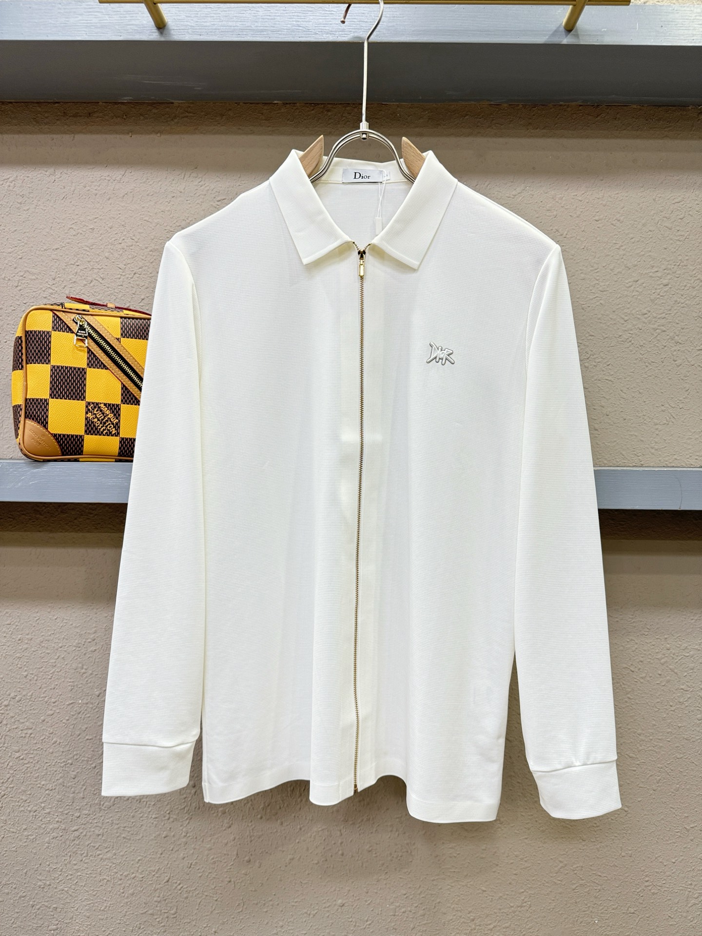 Dior迪奥 2025新款衬衫，贸易公司渠道稀出，领先官网发售！经典休闲衬衫搭配独特的设计，简洁干净、经