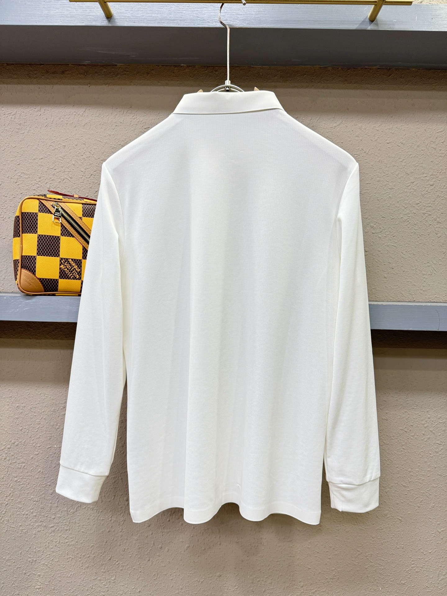 Dior迪奥 2025新款衬衫，贸易公司渠道稀出，领先官网发售！经典休闲衬衫搭配独特的设计，简洁干净、经