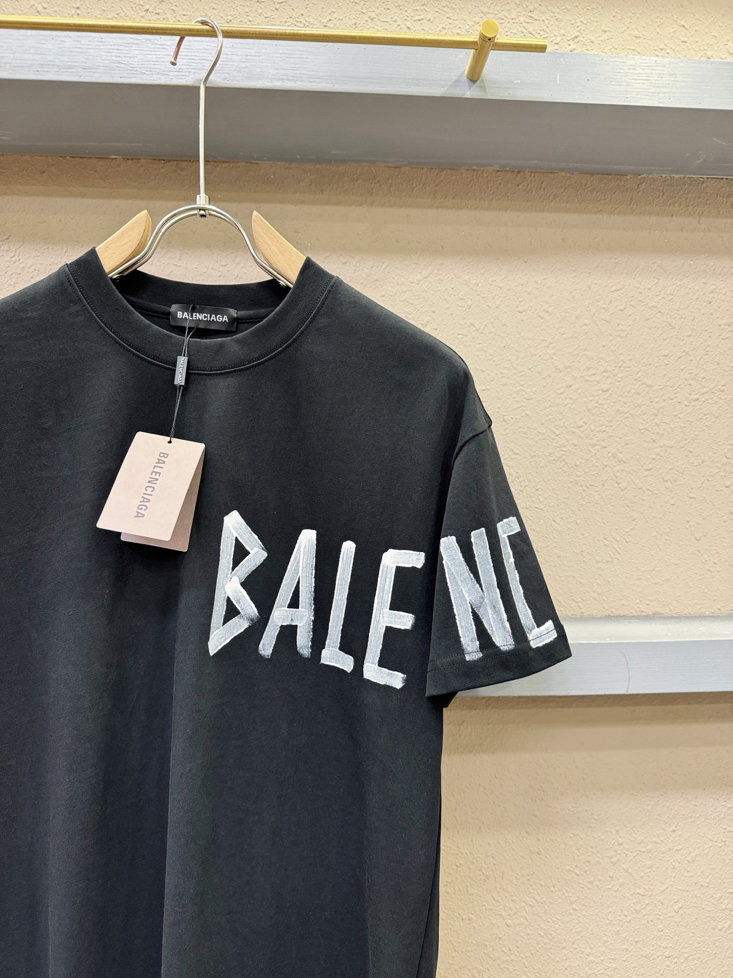 Balenciaga巴黎世家 2026新款短袖T恤！走秀图案时尚休闲短袖T恤衫！设计logo设计！极具设