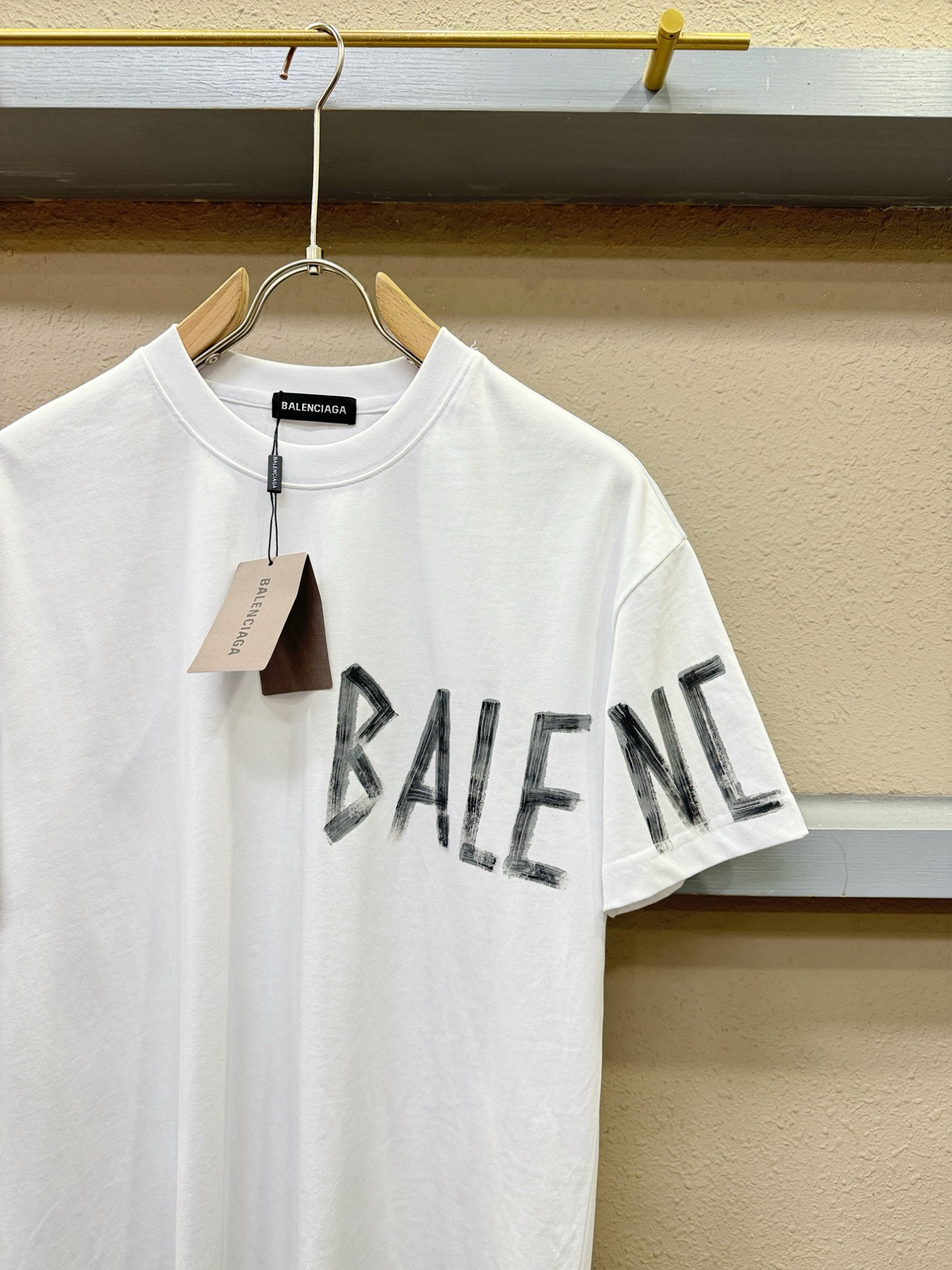 Balenciaga巴黎世家 2026新款短袖T恤！走秀图案时尚休闲短袖T恤衫！设计logo设计！极具设