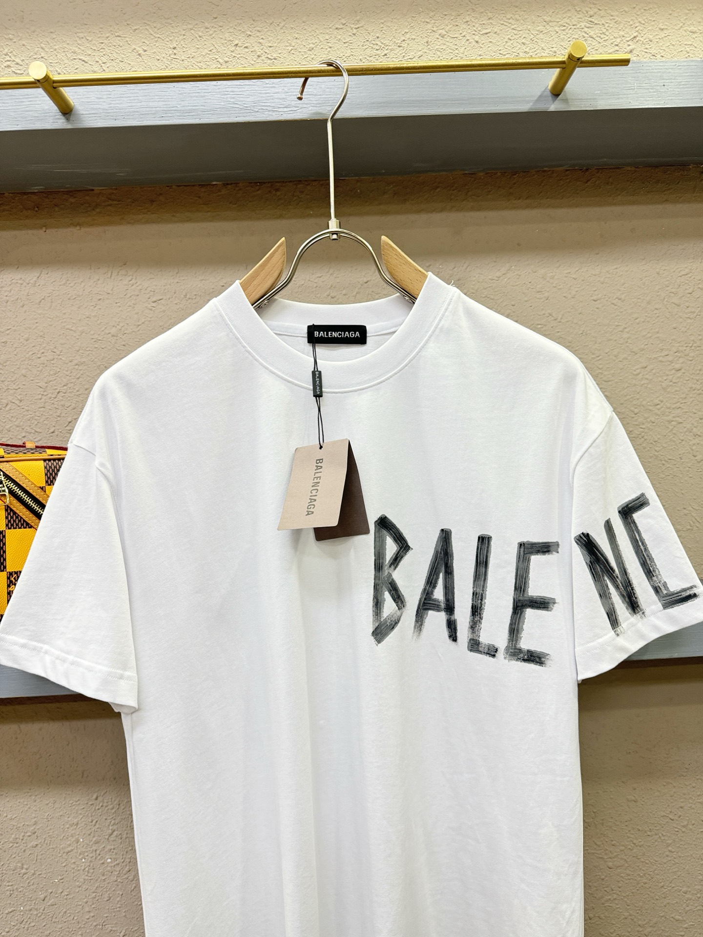 Balenciaga巴黎世家 2026新款短袖T恤！走秀图案时尚休闲短袖T恤衫！设计logo设计！极具设