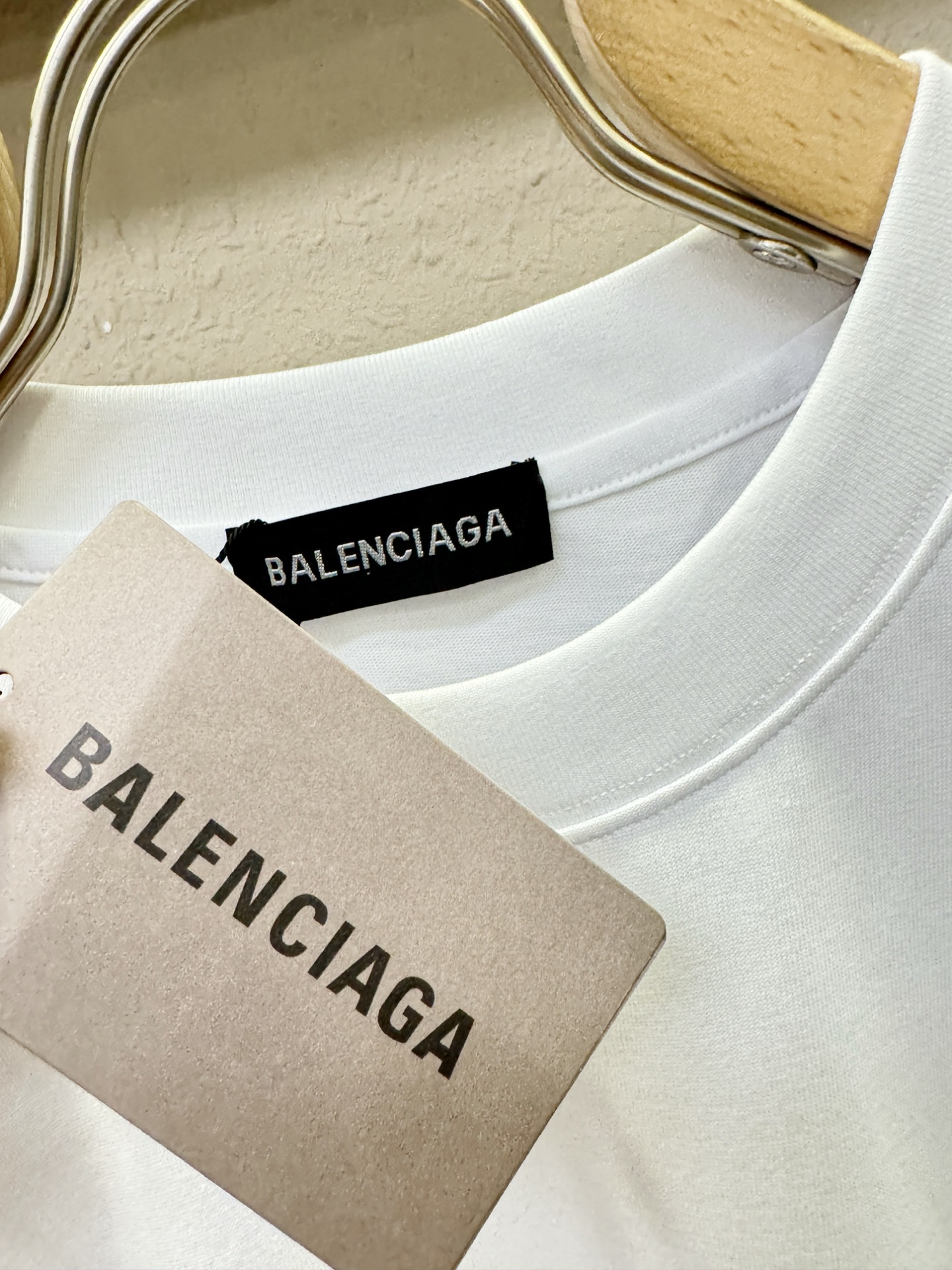 Balenciaga巴黎世家 2026新款短袖T恤！走秀图案时尚休闲短袖T恤衫！设计logo设计！极具设