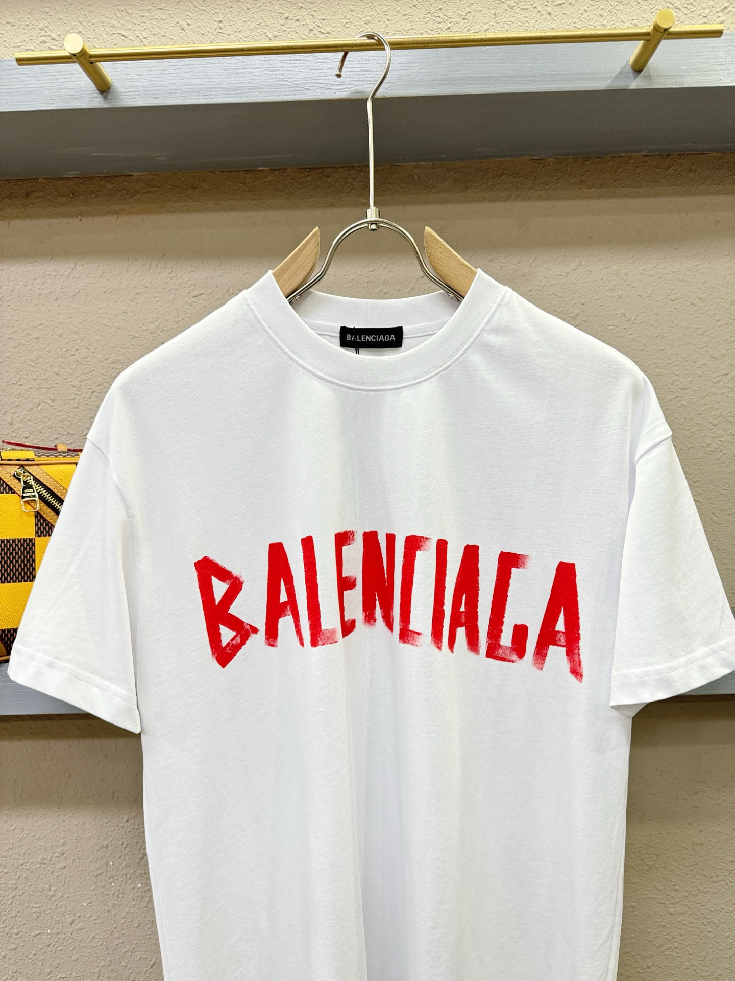 Balenciaga巴黎世家 2026新款短袖T恤！走秀图案时尚休闲短袖T恤衫！设计logo设计！极具设