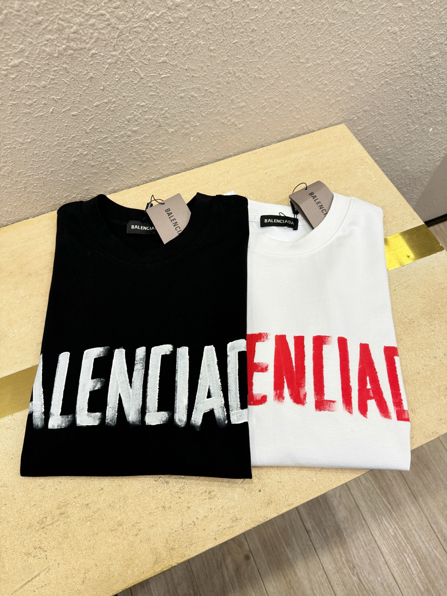 Balenciaga巴黎世家 2026新款短袖T恤！走秀图案时尚休闲短袖T恤衫！设计logo设计！极具设