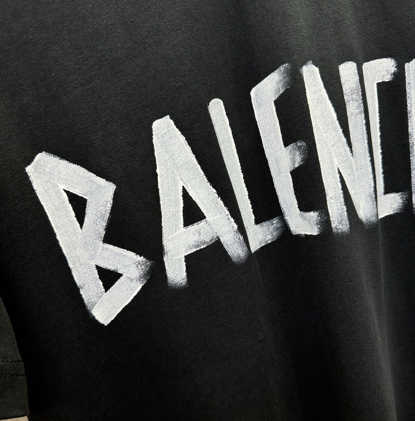 Balenciaga巴黎世家 2026新款短袖T恤！走秀图案时尚休闲短袖T恤衫！设计logo设计！极具设