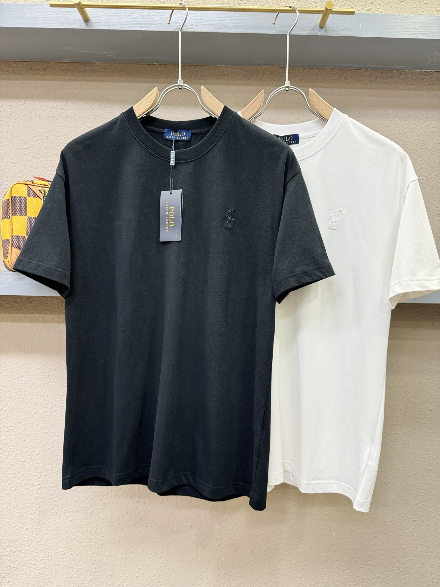 Polo 2026新款短袖T恤！走秀图案时尚休闲短袖T恤衫！设计logo设计！极具设计精选客供面料，手感