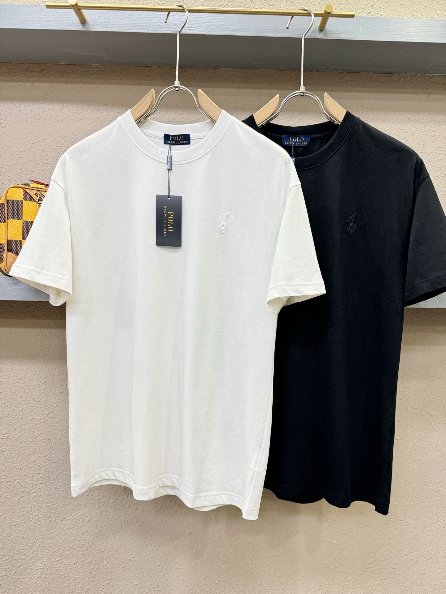 Polo 2026新款短袖T恤！走秀图案时尚休闲短袖T恤衫！设计logo设计！极具设计精选客供面料，手感