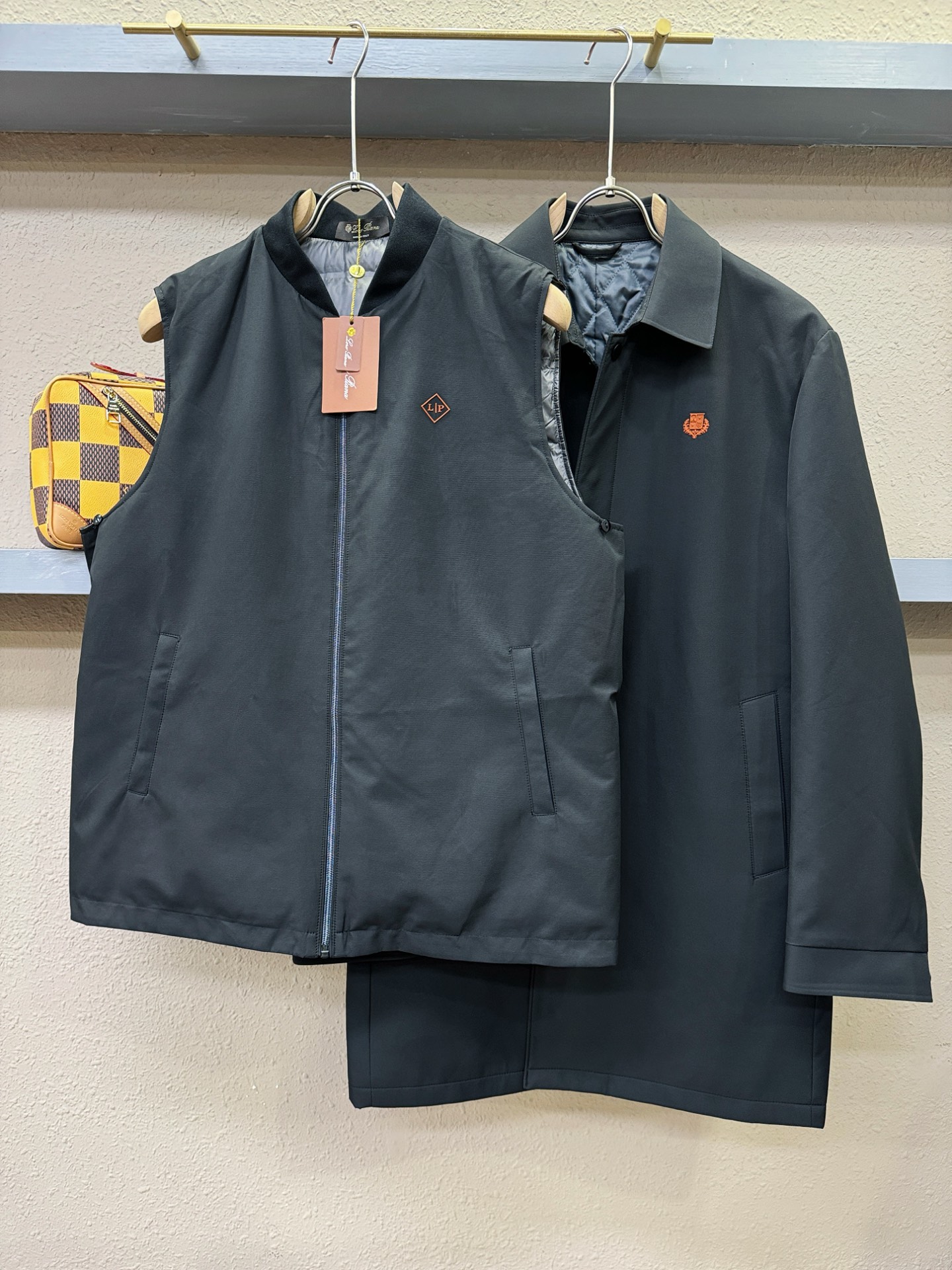 Loro Piana诺悠翩雅 两件套2025新款羽绒服秀场新品，品相非常完美，专柜高科技防水面料，舒适保