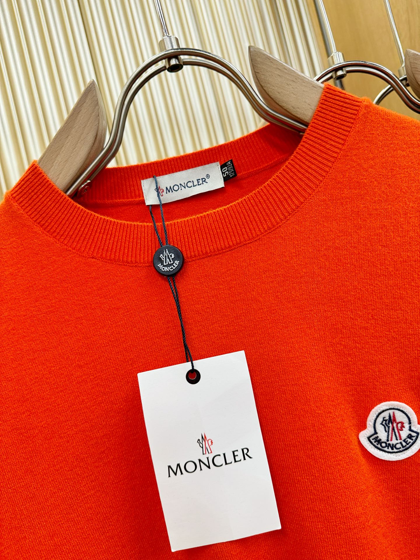 Moncler蒙口 2025新款毛衣，胸前logo设计！贸易公司渠道稀出，同步官网发售！秋冬系列经典设计