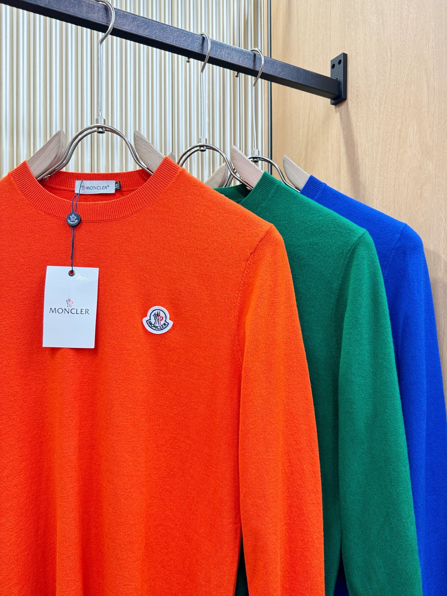 Moncler蒙口 2025新款毛衣，胸前logo设计！贸易公司渠道稀出，同步官网发售！秋冬系列经典设计