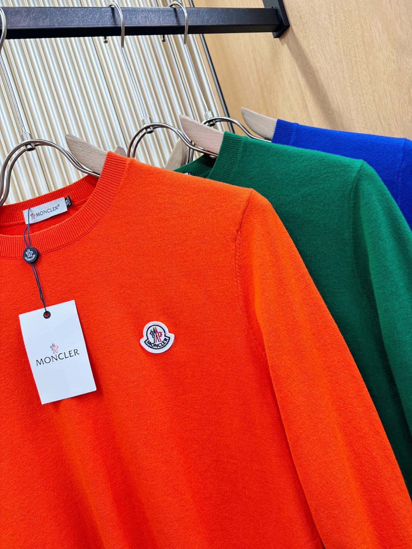 Moncler蒙口 2025新款毛衣，胸前logo设计！贸易公司渠道稀出，同步官网发售！秋冬系列经典设计