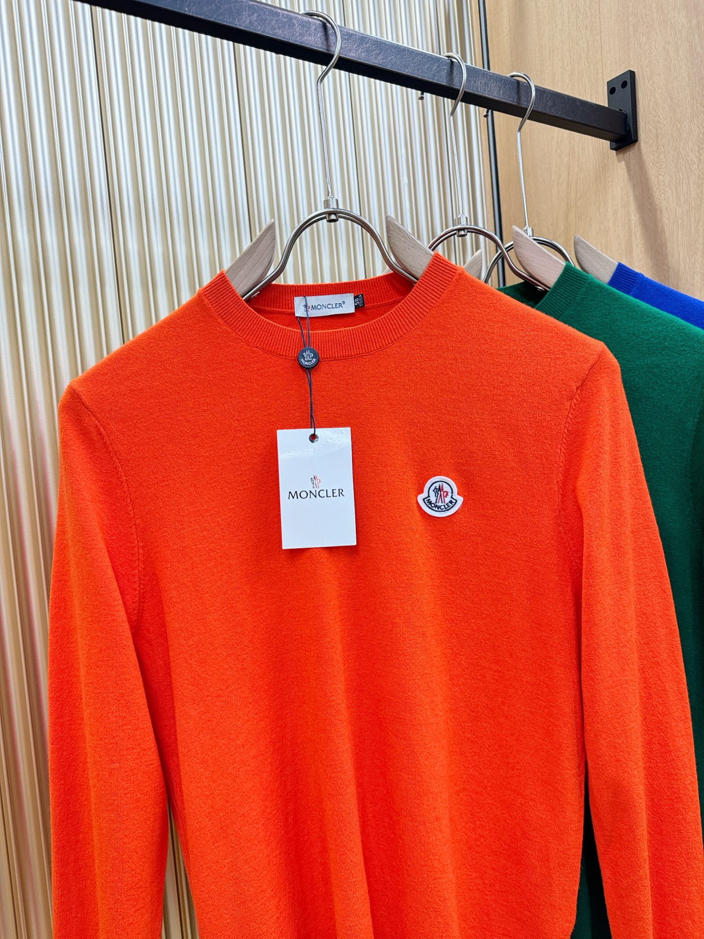 Moncler蒙口 2025新款毛衣，胸前logo设计！贸易公司渠道稀出，同步官网发售！秋冬系列经典设计
