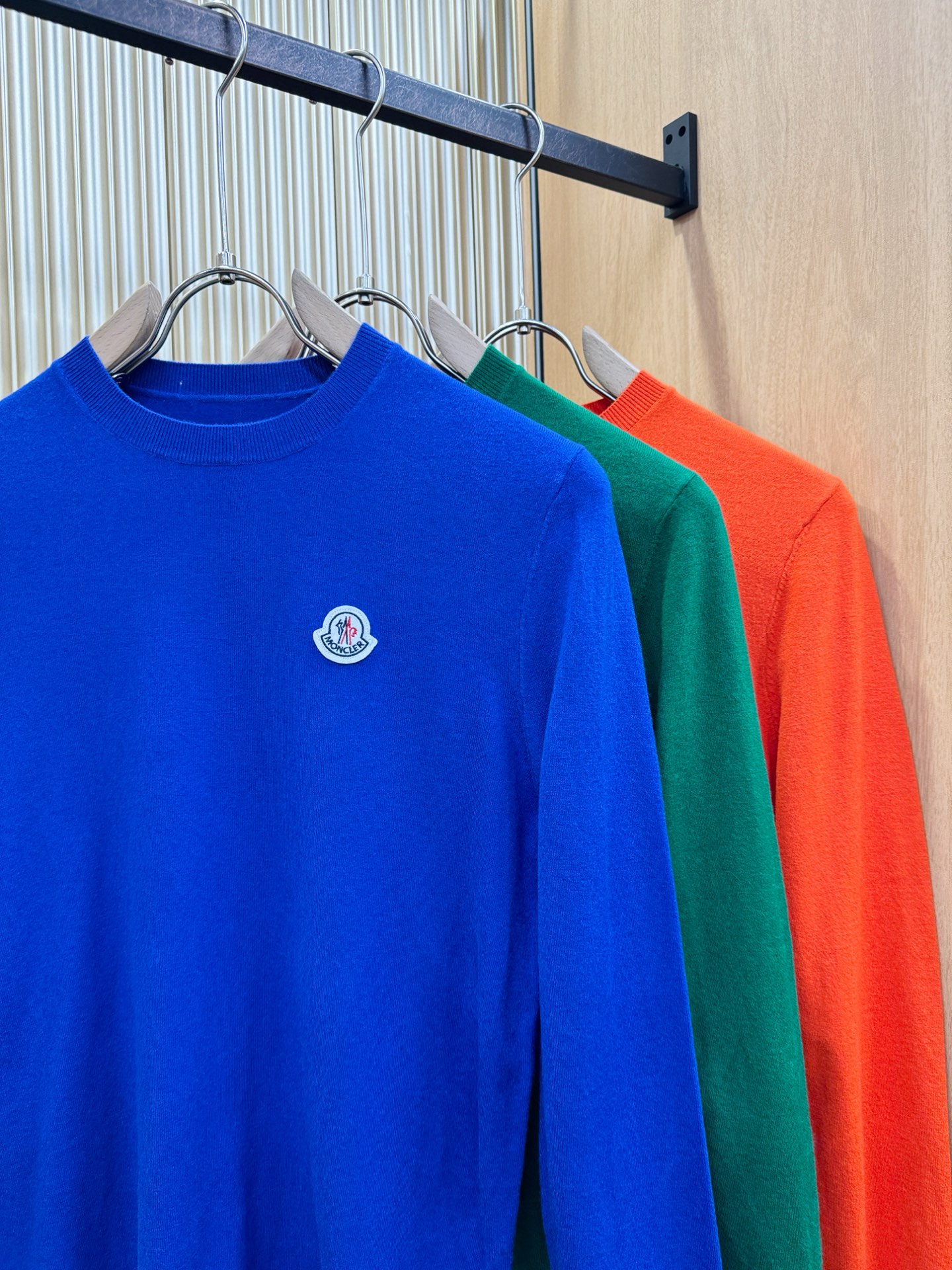 Moncler蒙口 2025新款毛衣，胸前logo设计！贸易公司渠道稀出，同步官网发售！秋冬系列经典设计