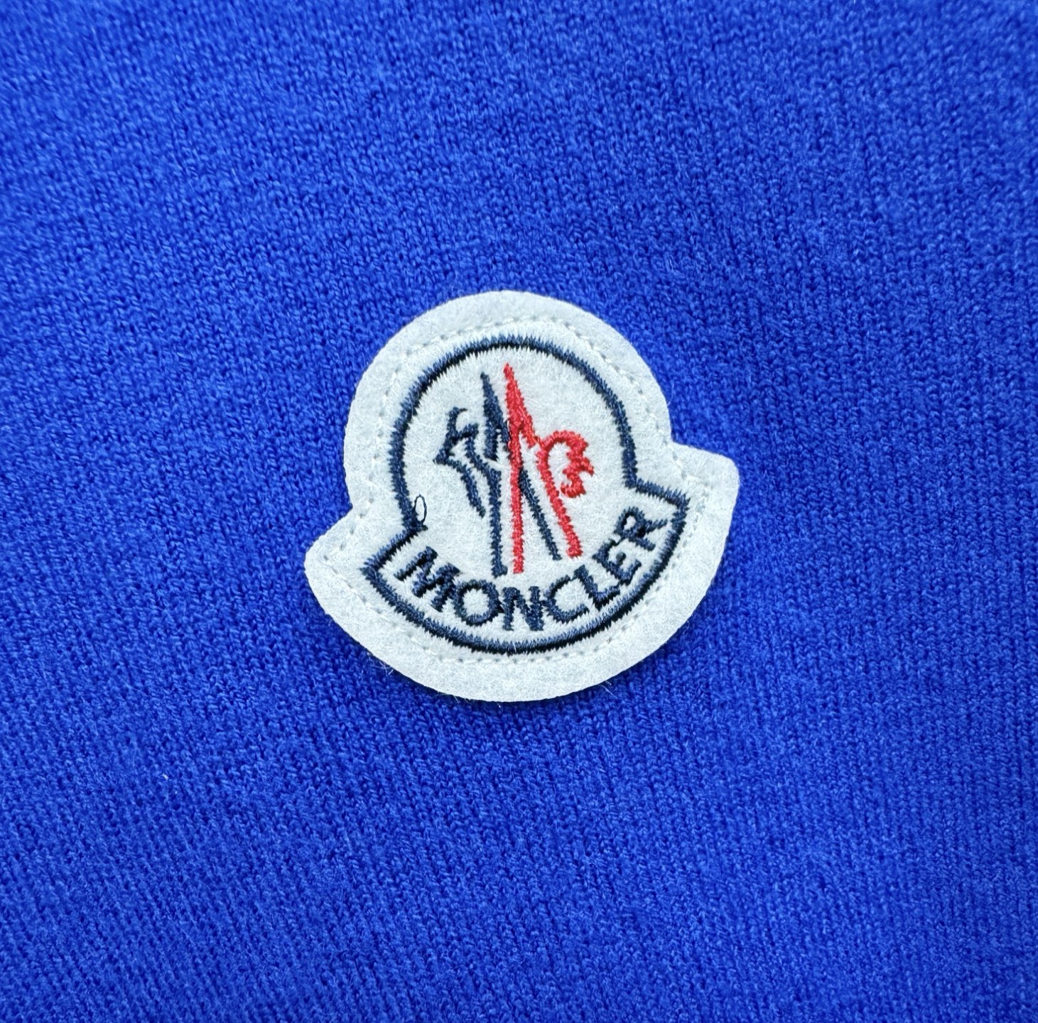 Moncler蒙口 2025新款毛衣，胸前logo设计！贸易公司渠道稀出，同步官网发售！秋冬系列经典设计