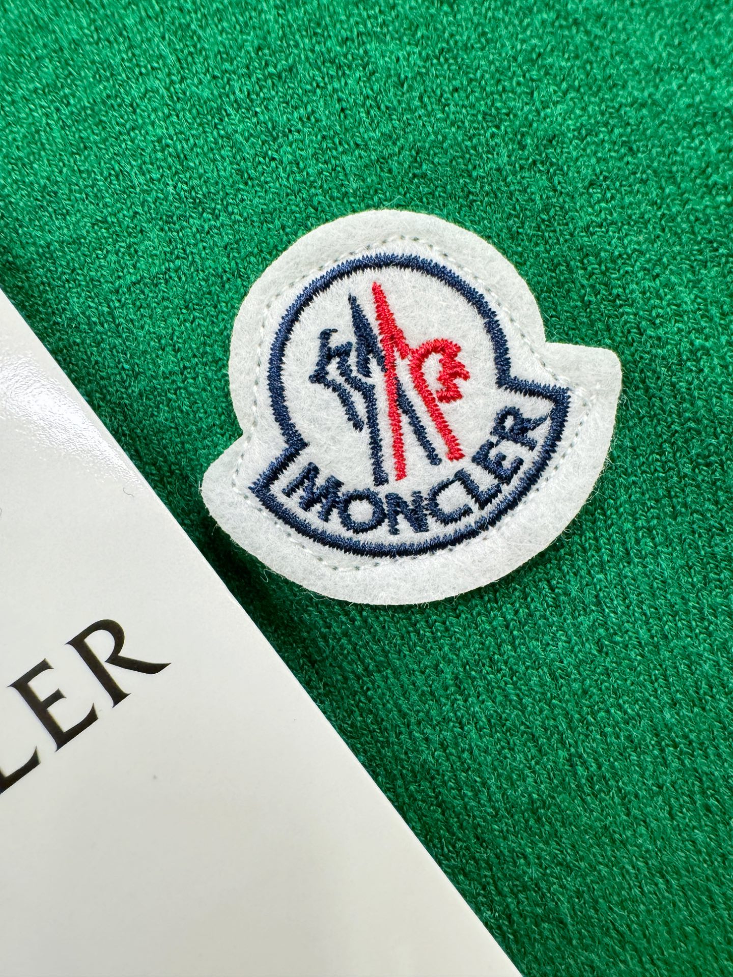 Moncler蒙口 2025新款毛衣，胸前logo设计！贸易公司渠道稀出，同步官网发售！秋冬系列经典设计