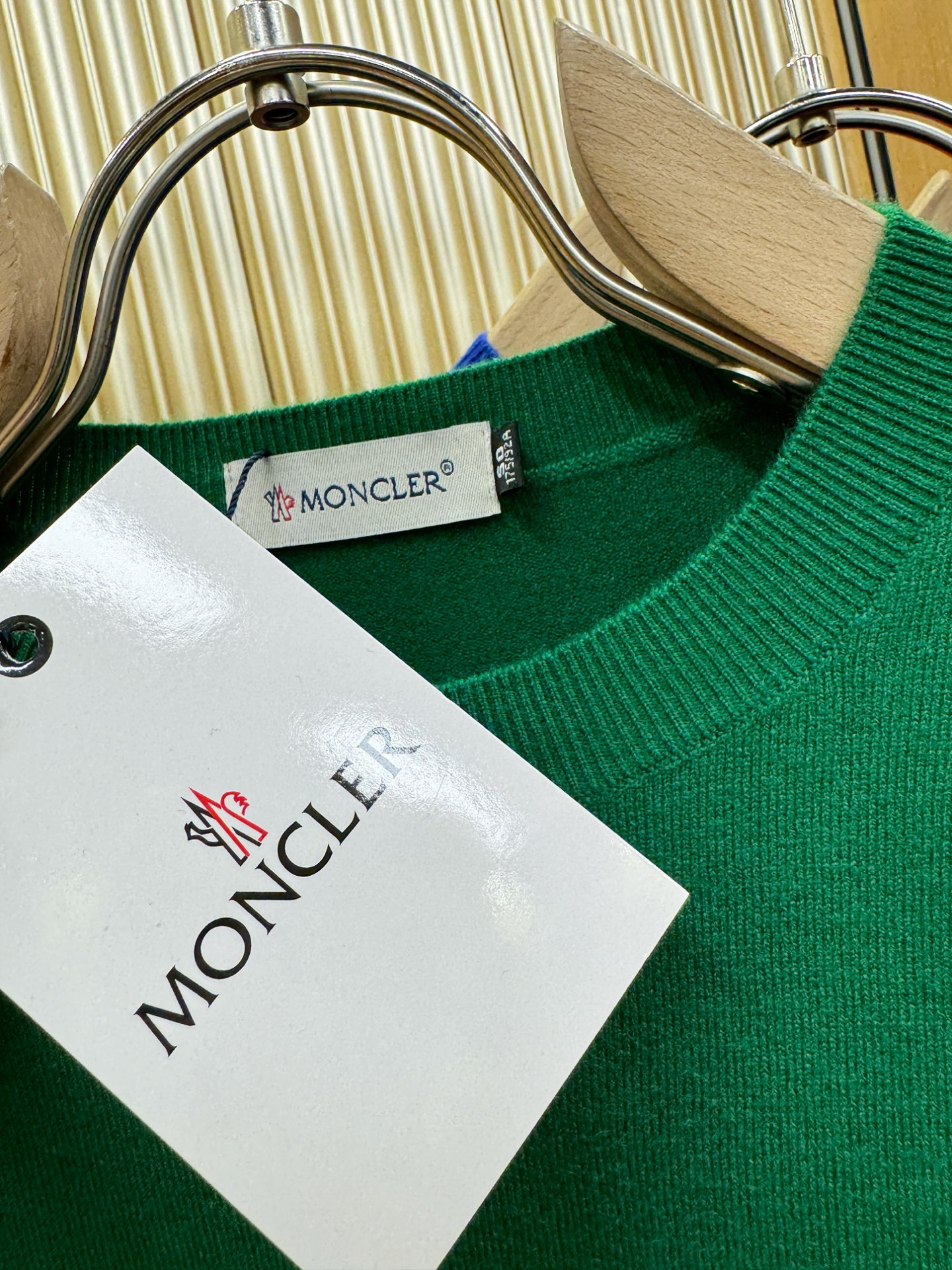 Moncler蒙口 2025新款毛衣，胸前logo设计！贸易公司渠道稀出，同步官网发售！秋冬系列经典设计