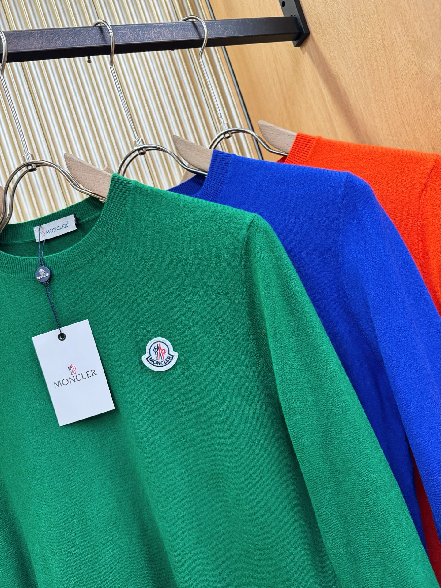 Moncler蒙口 2025新款毛衣，胸前logo设计！贸易公司渠道稀出，同步官网发售！秋冬系列经典设计