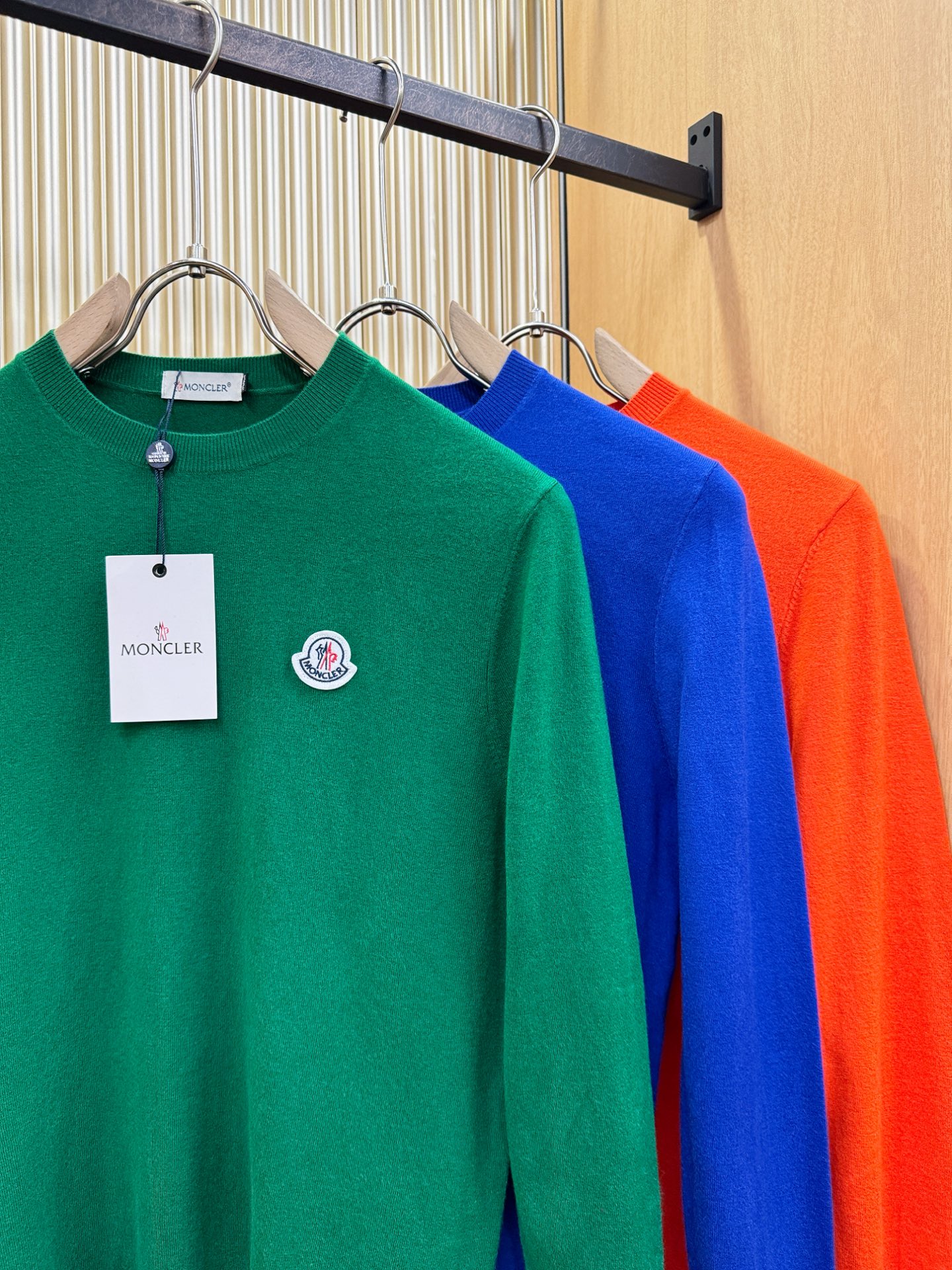 Moncler蒙口 2025新款毛衣，胸前logo设计！贸易公司渠道稀出，同步官网发售！秋冬系列经典设计