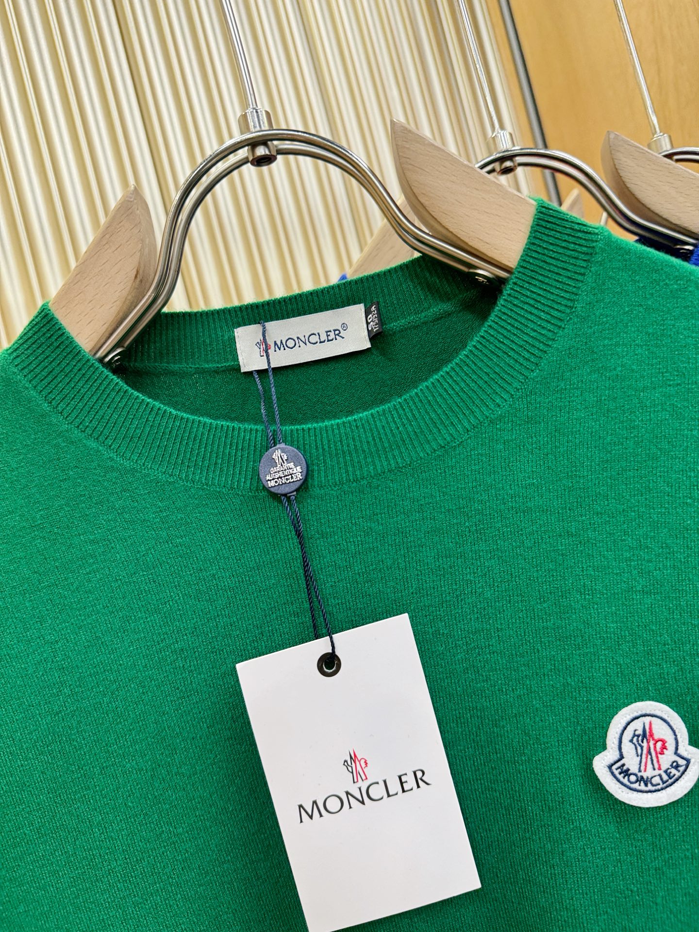 Moncler蒙口 2025新款毛衣，胸前logo设计！贸易公司渠道稀出，同步官网发售！秋冬系列经典设计