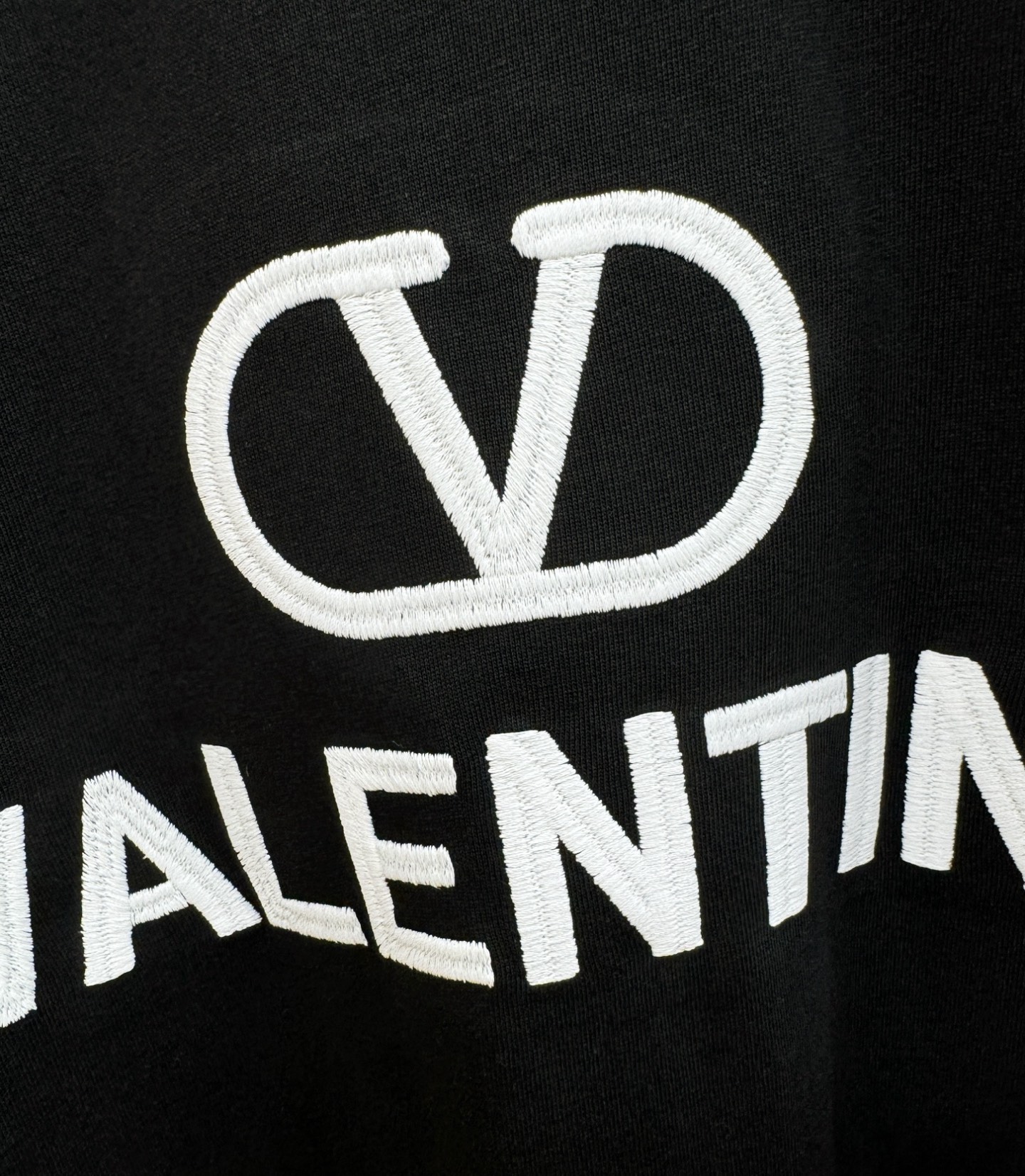 VALENTINO华伦天奴 2026新款短袖T恤！走秀图案时尚休闲短袖T恤衫！设计logo设计！极具设计