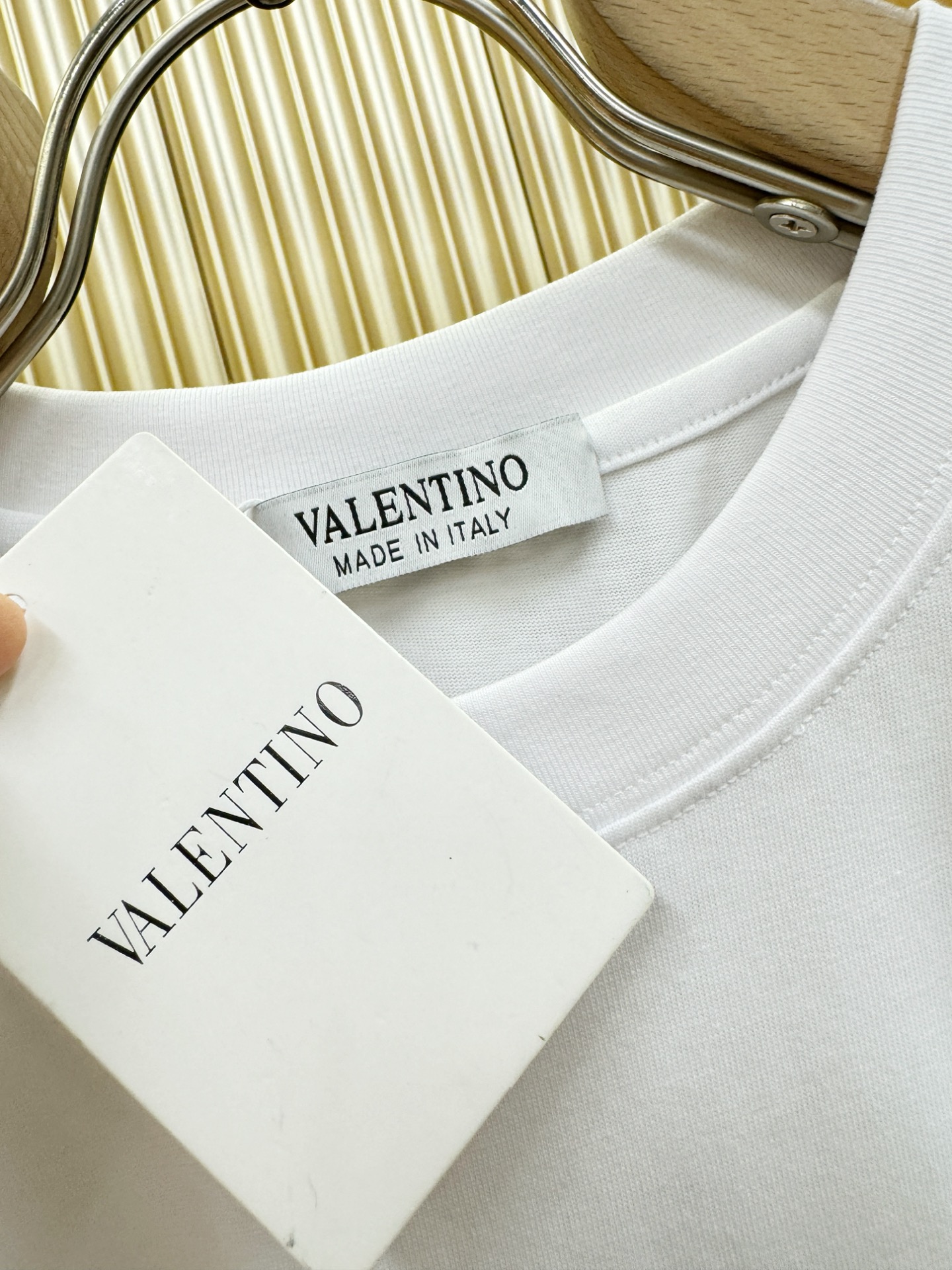 VALENTINO华伦天奴 2026新款短袖T恤！走秀图案时尚休闲短袖T恤衫！设计logo设计！极具设计