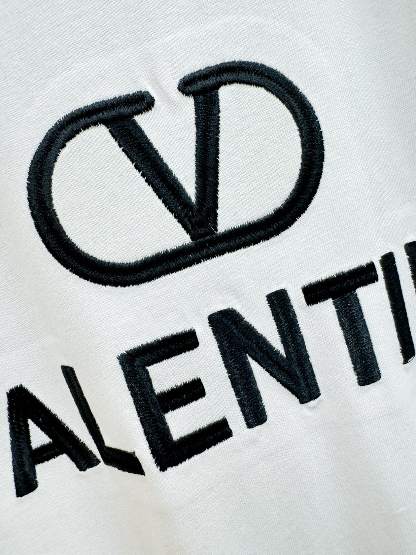 VALENTINO华伦天奴 2026新款短袖T恤！走秀图案时尚休闲短袖T恤衫！设计logo设计！极具设计