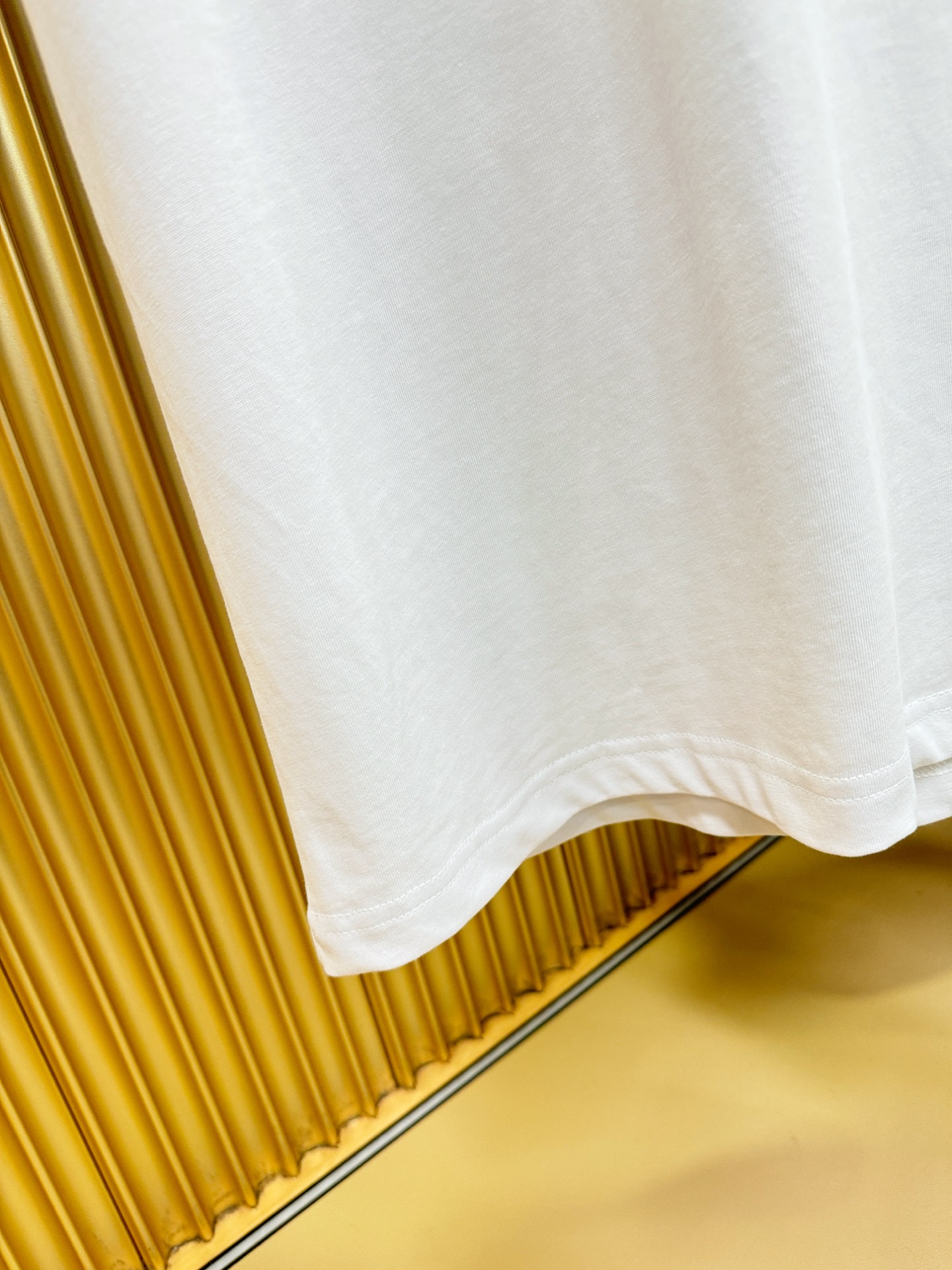 VALENTINO华伦天奴 2026新款短袖T恤！走秀图案时尚休闲短袖T恤衫！设计logo设计！极具设计