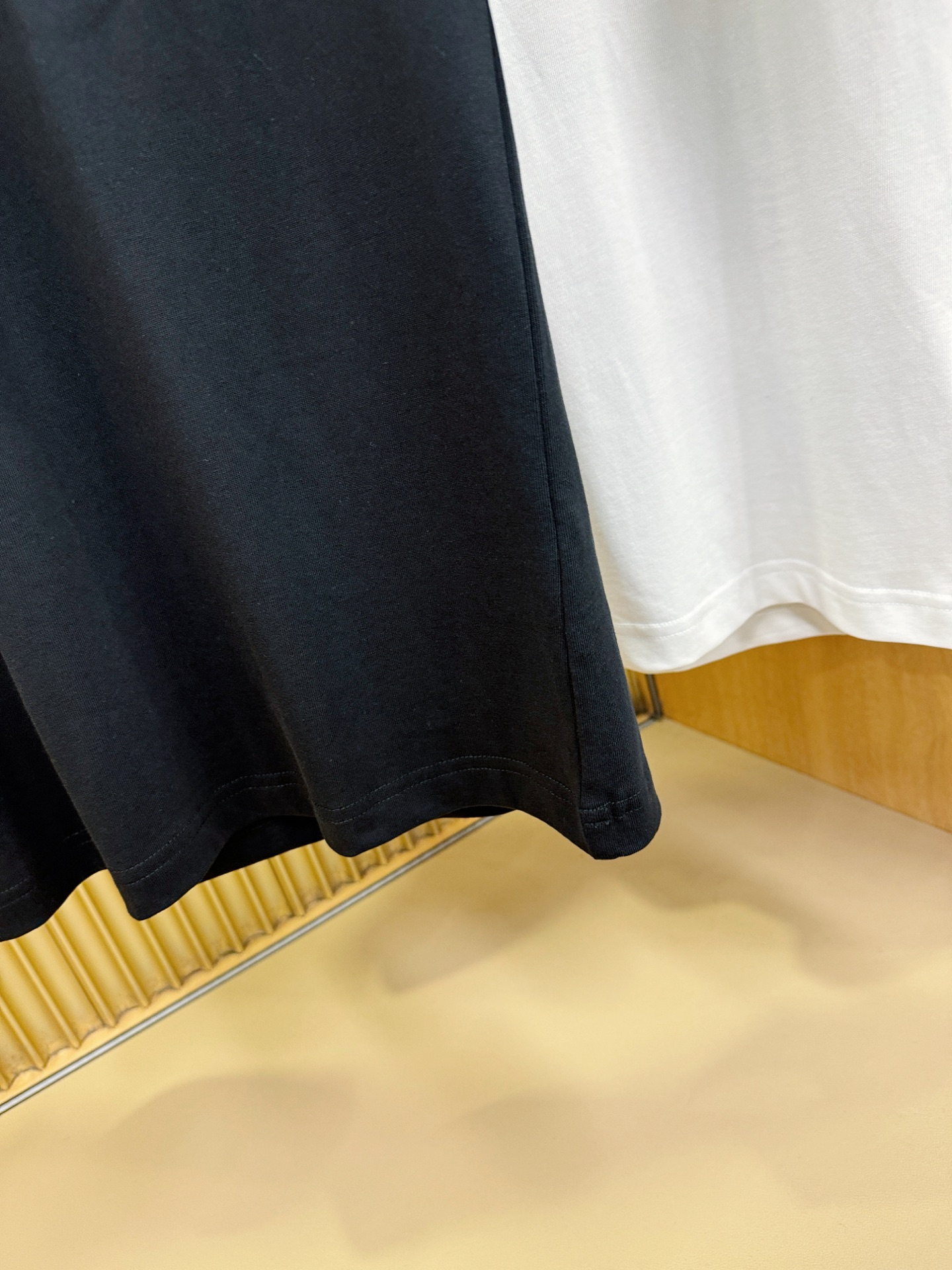 Dior迪奥 2026新款短袖T恤！走秀图案时尚休闲短袖T恤衫！设计logo设计！极具设计精选客供面料，