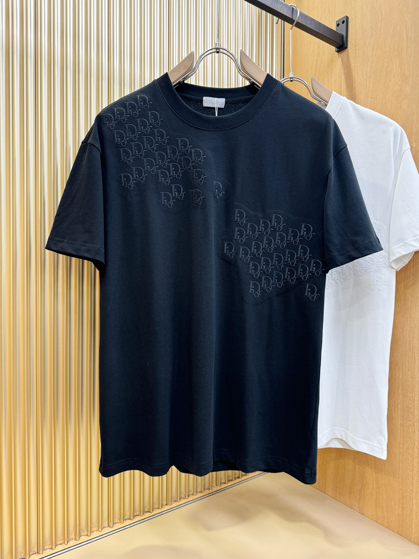 Dior迪奥 2026新款短袖T恤！走秀图案时尚休闲短袖T恤衫！设计logo设计！极具设计精选客供面料，